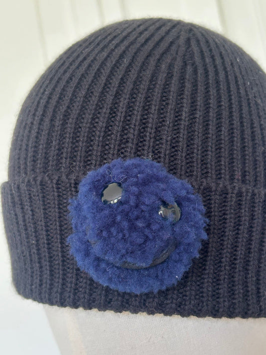 Bonnet noir à fines cotes tricoté en France 100% merinos