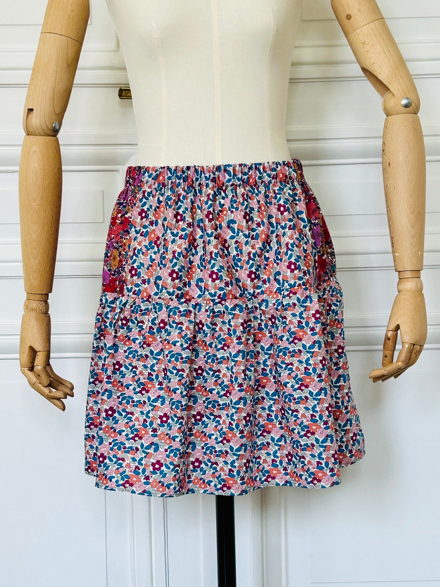 Jupe en Liberty de coton à taille élastiquée fabriquée en France