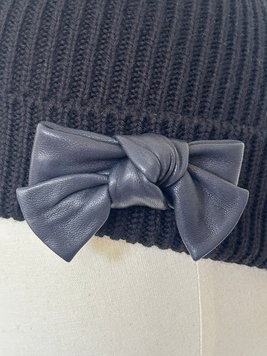 Bonnet noir à fines cotes tricoté en France 100% merinos