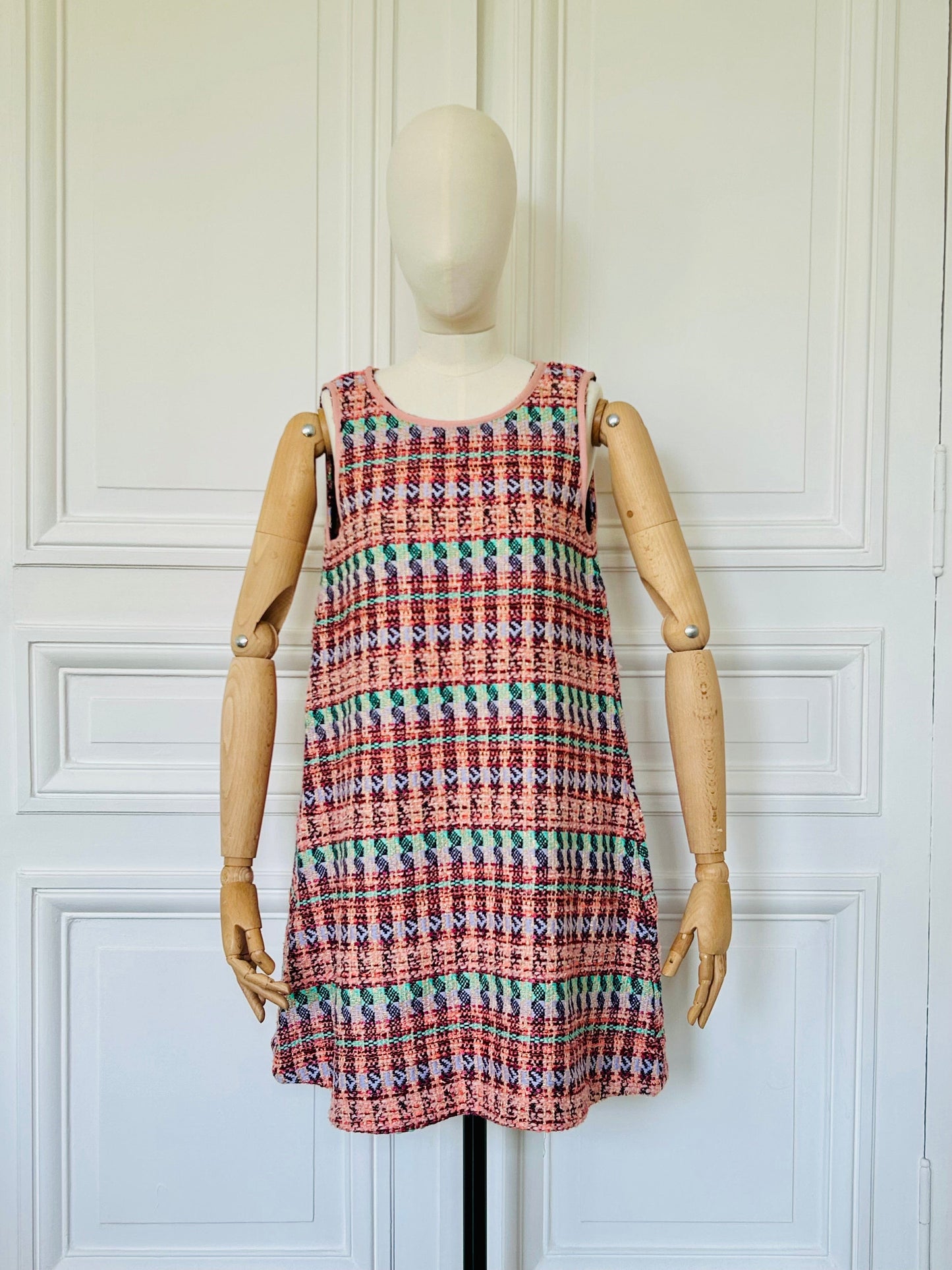 Robe en tweed multicolore sans manches fabriquée en France