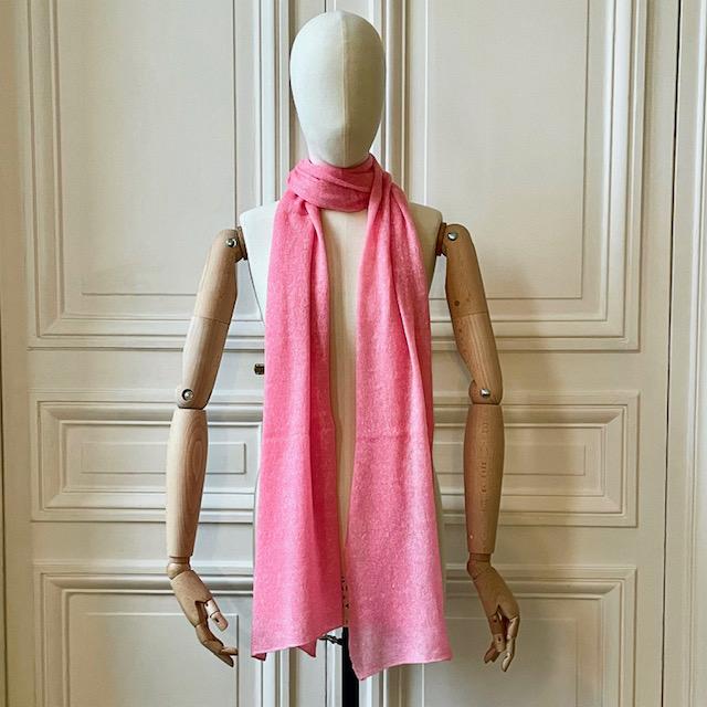 Etole rose bonbon tricotée en France 200x60 cm 58% cachemire 42% lin