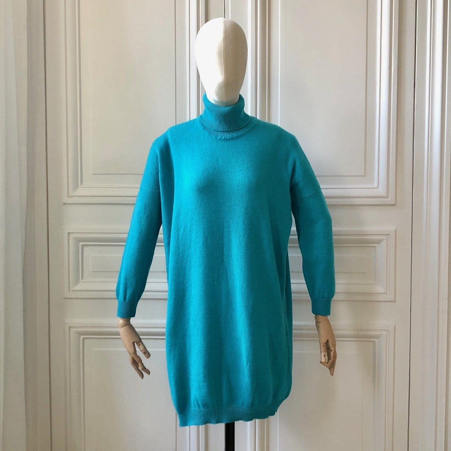 Robe pull col roulé longueur genoux coloris turquoise tricotée en France 100% cachemire