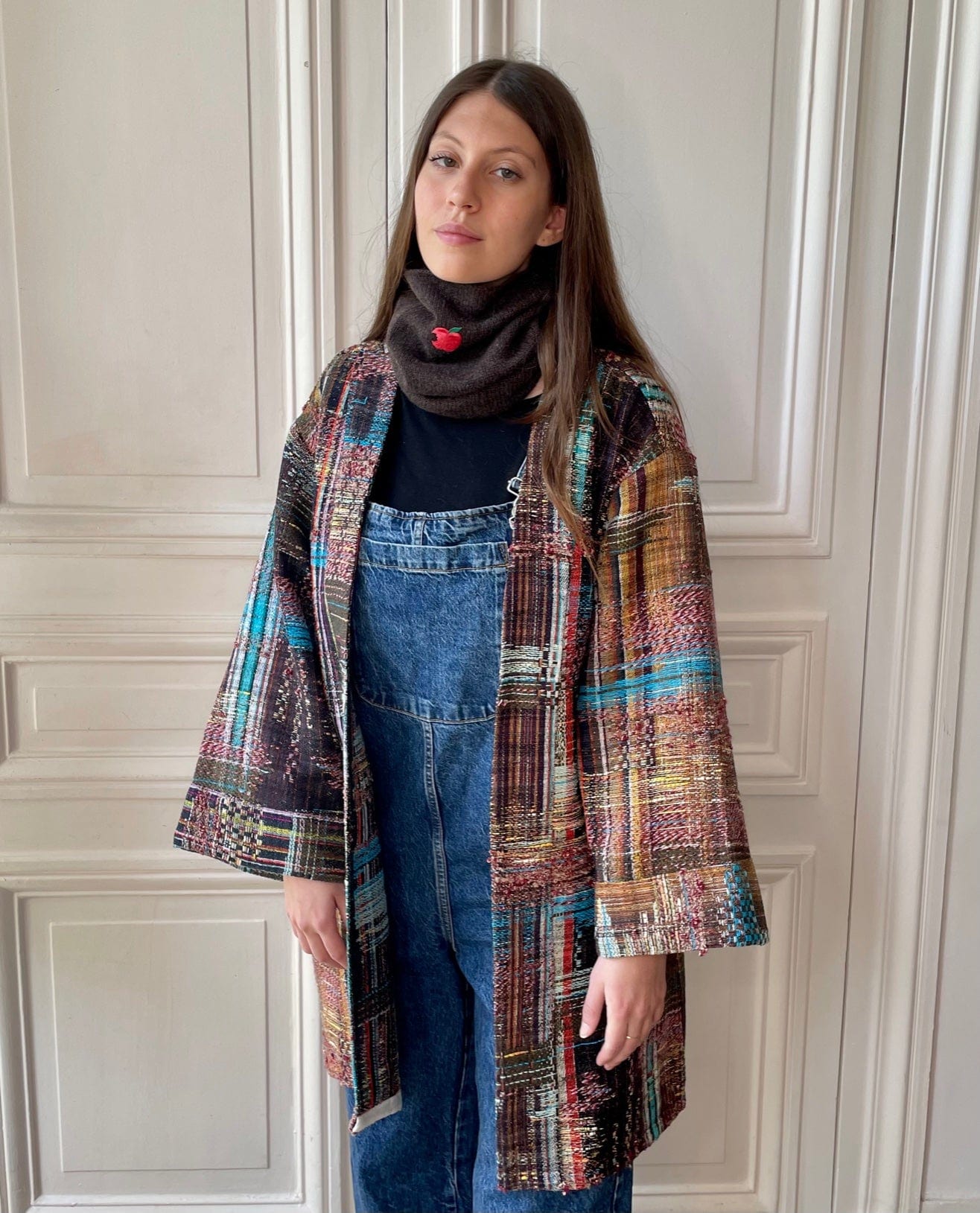 Tour de cou marron avec patch pomme tricoté en France 100% cachemire maille mousseuse