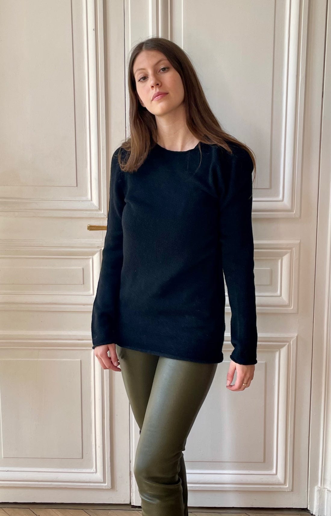Pull col rond noir tricoté en France 100% cachemire