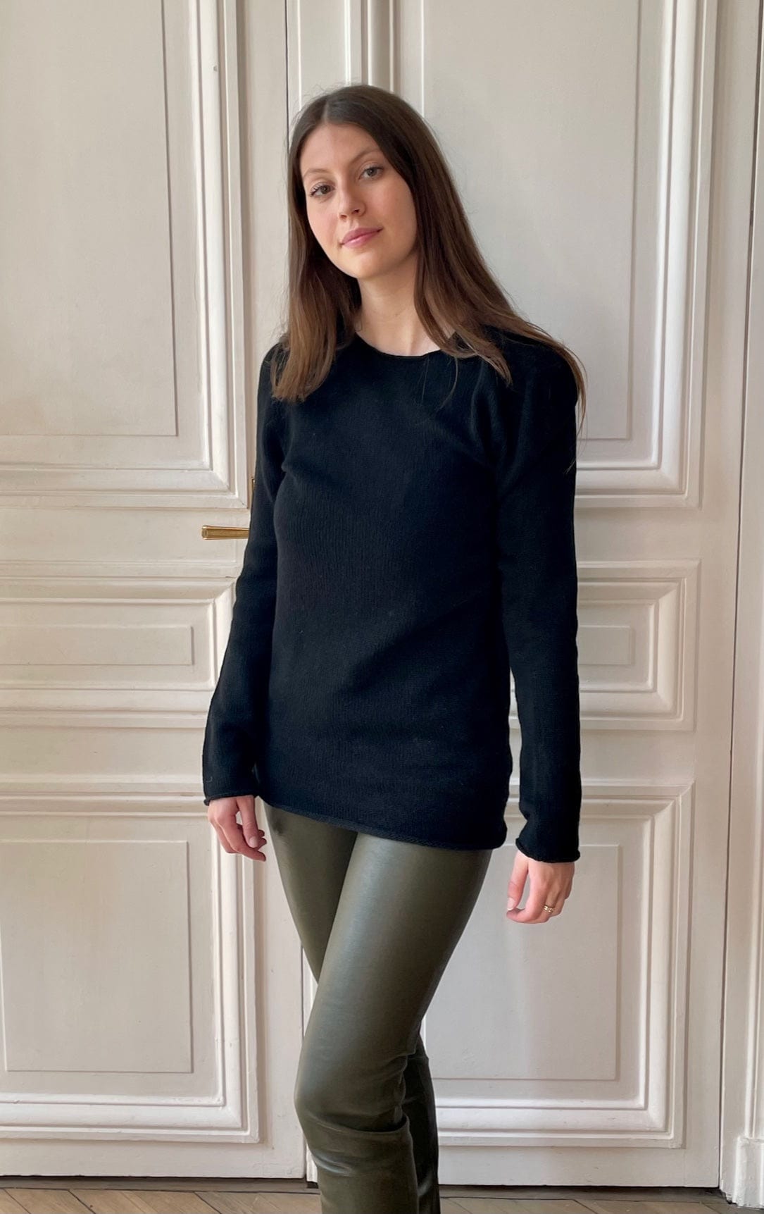 Pull col rond noir tricoté en France 100% cachemire