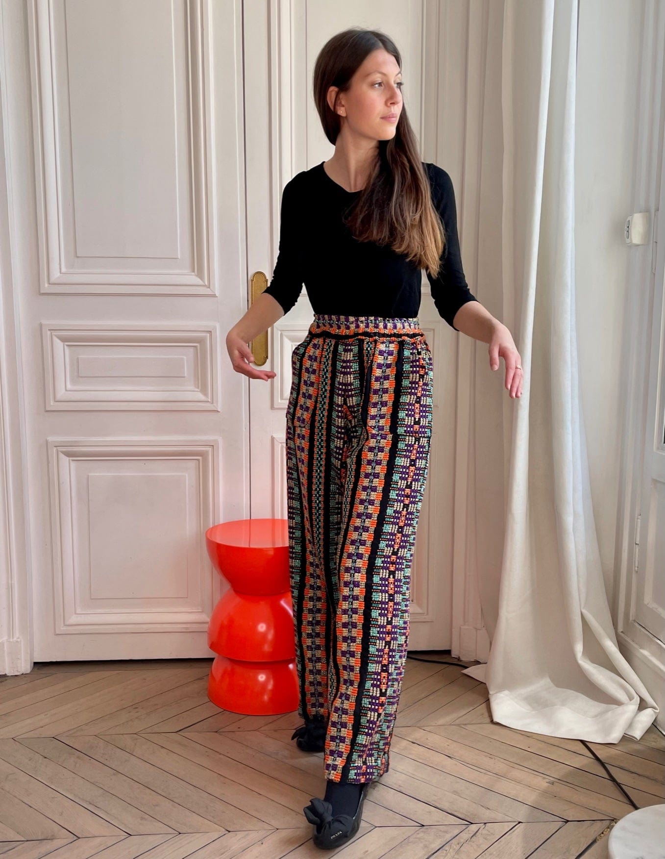Pantalon en tweed noir, violet, orange et or fabriqué en France