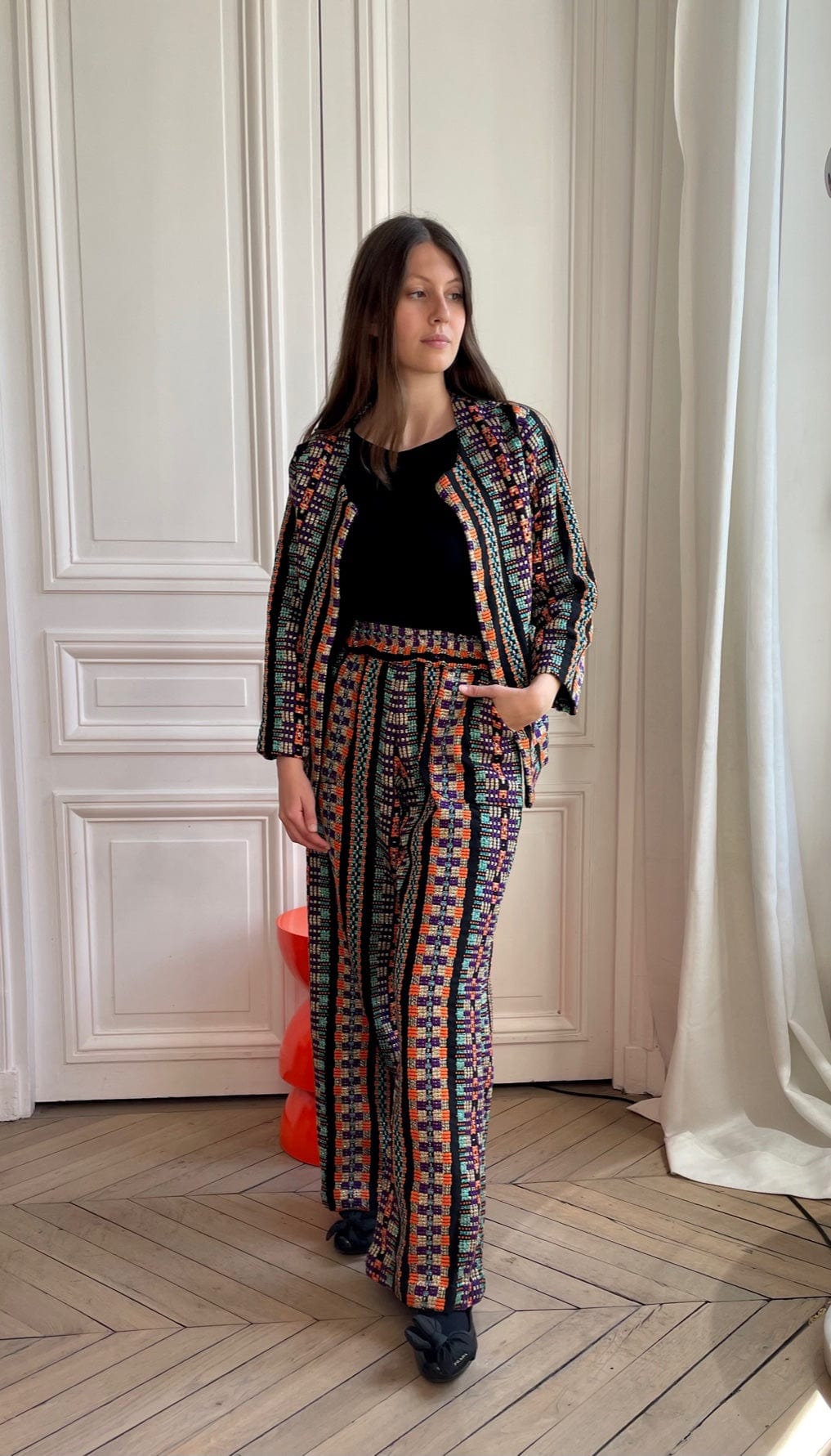 Pantalon en tweed noir, violet, orange et or fabriqué en France