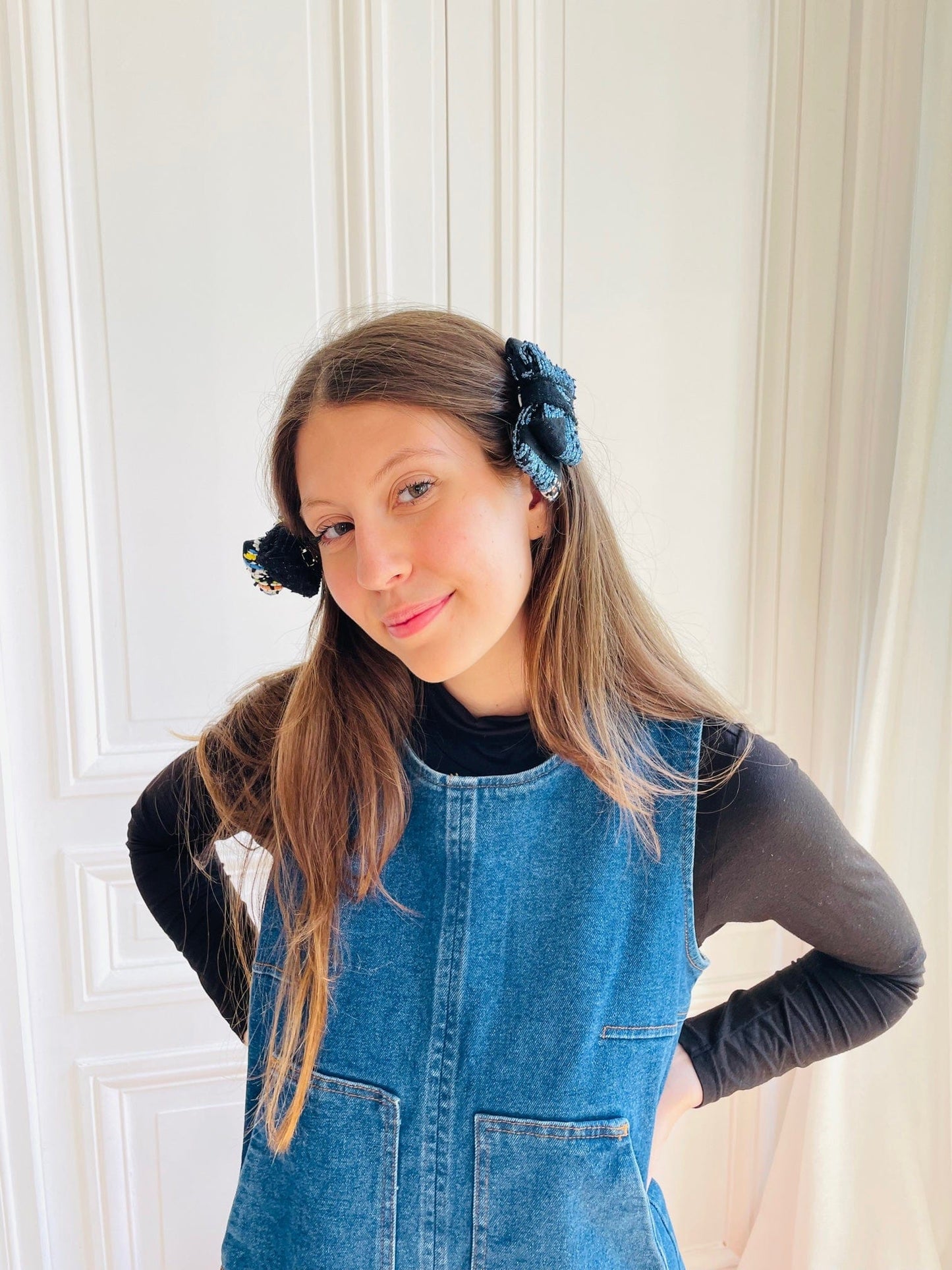 Barrette Evesome en tweed bleu, blanc, jaune, corail