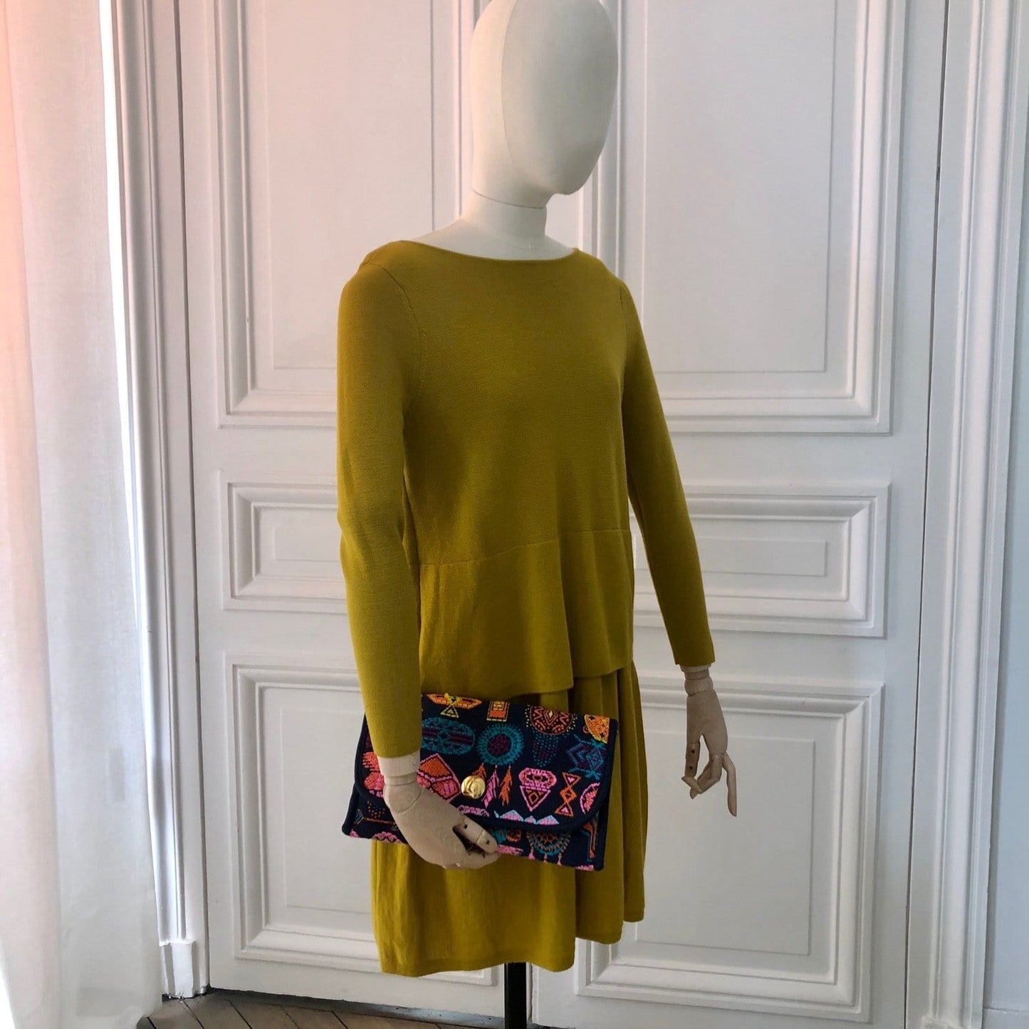 Pochette Alexandre en tweed bleu marine, orange, rose, turquoise et jaune tissé et fabriquée en France