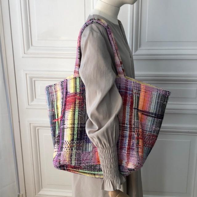 Sac Sébastien en tweed rose tendre, rose vif, rouge, noir, lilas et orange tissé et fabriqué en France