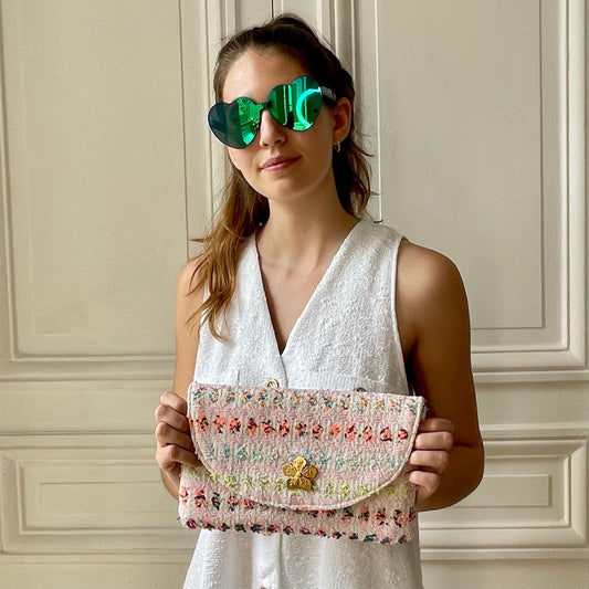 Pochette Sylvestre en tweed rose, orange, bleu ciel et vert tissé et fabriqué en France
