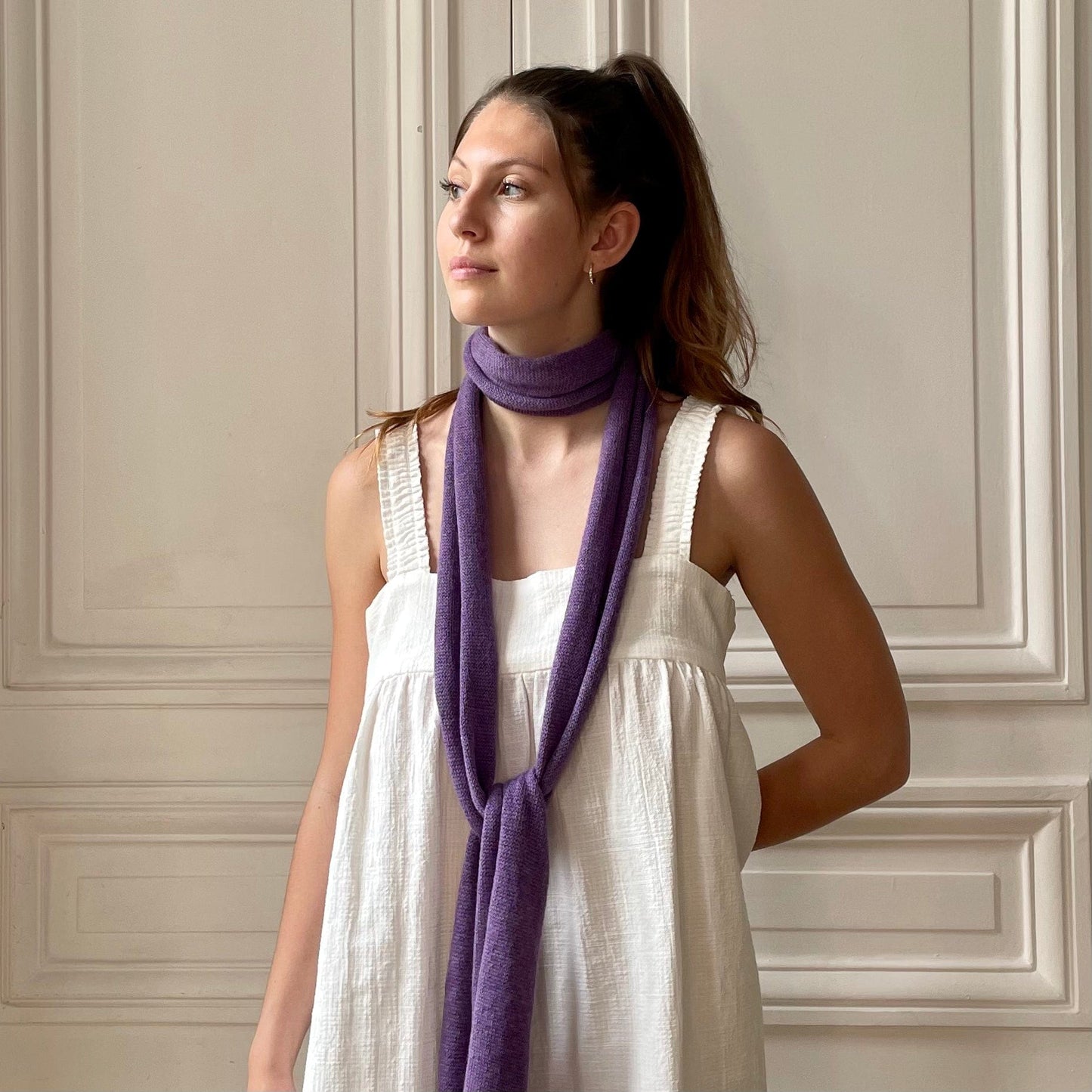 Mini écharpe violette tricotée en France 58% cachemire 42% lin