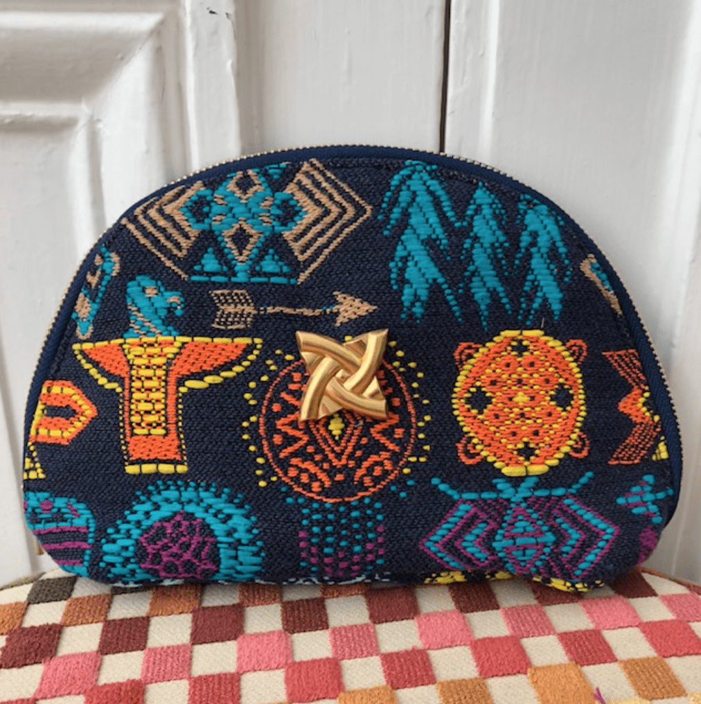 Pochette Sam en tweed bleu marine, orange, rose, turquoise et jaune tissé et fabriquée en France