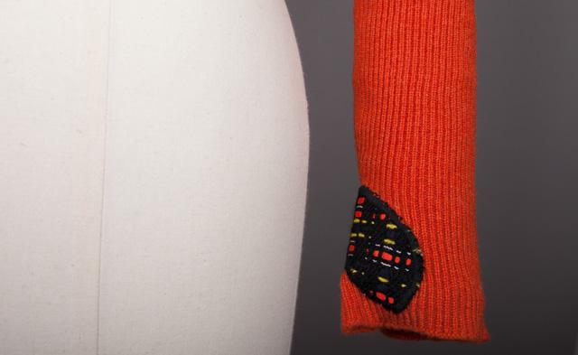 Mitaines à côtes hautes Evesome 100% cachemire avec patchs coeurs en tweed - Evesome 100% cashmere high-waisted mittens with tweed hearts patches