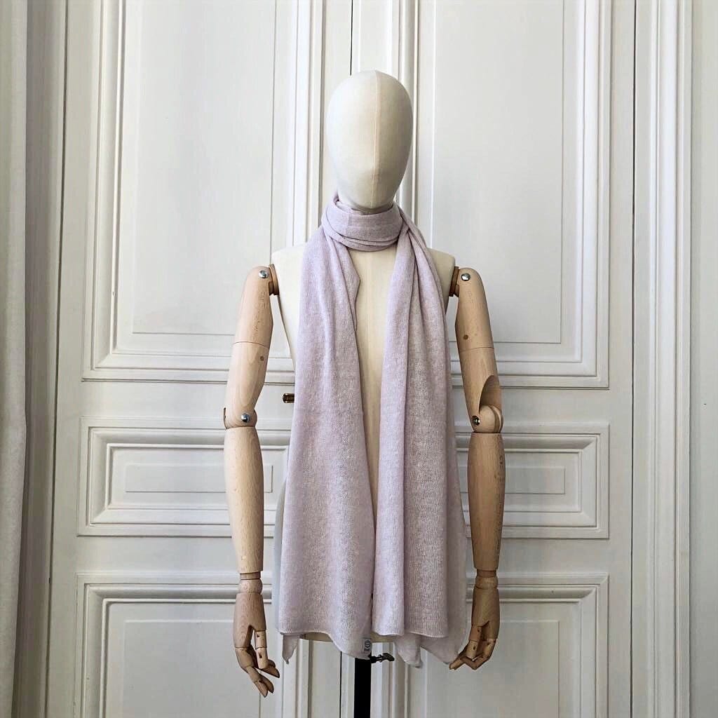 Etole blanc rosé tricotée en France 200x60 cm 58% cachemire 42% lin