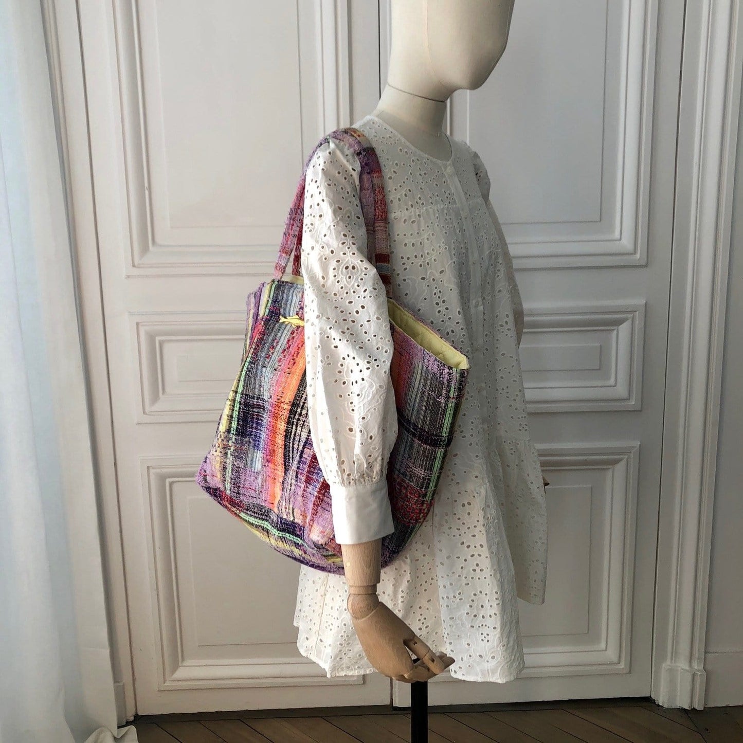 Sac Sébastien en tweed rose tendre, rose vif, rouge, noir, lilas et orange tissé et fabriqué en France
