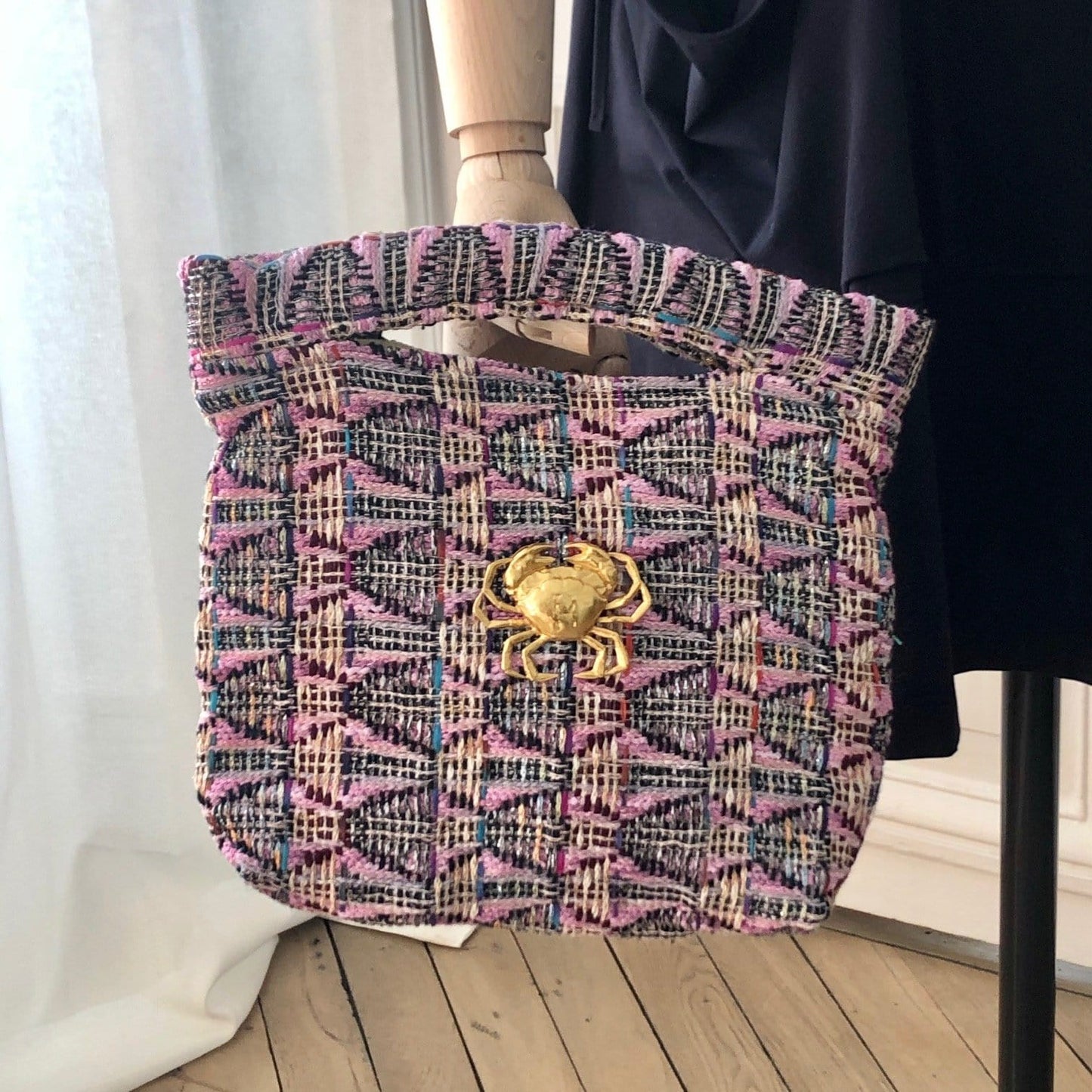 Pochette Agathe en tweed lilas, rose et marine tissé et fabriquée en France