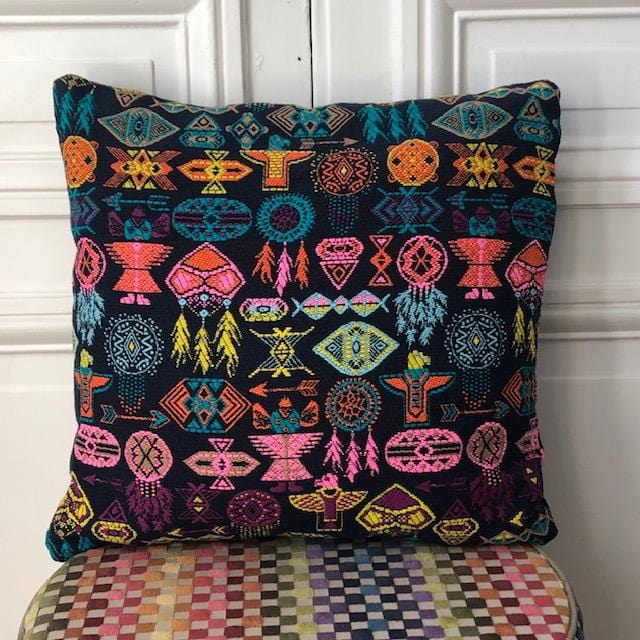 Coussin en tweed totem 50x50 cm tissé et fabriqué en France