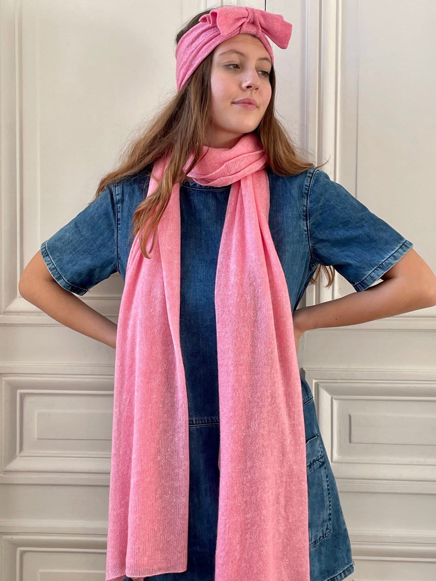 Etole rose bonbon tricotée en France 200x60 cm 58% cachemire 42% lin
