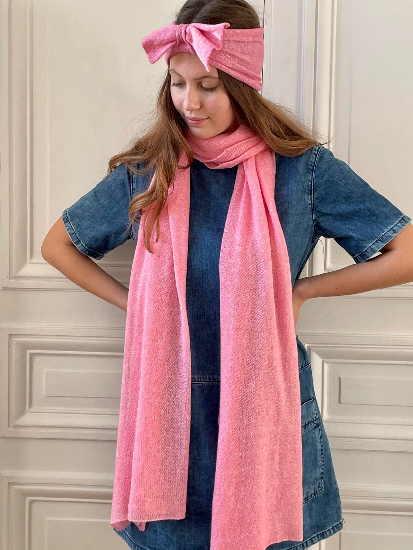 Etole rose bonbon tricotée en France 200x60 cm 58% cachemire 42% lin