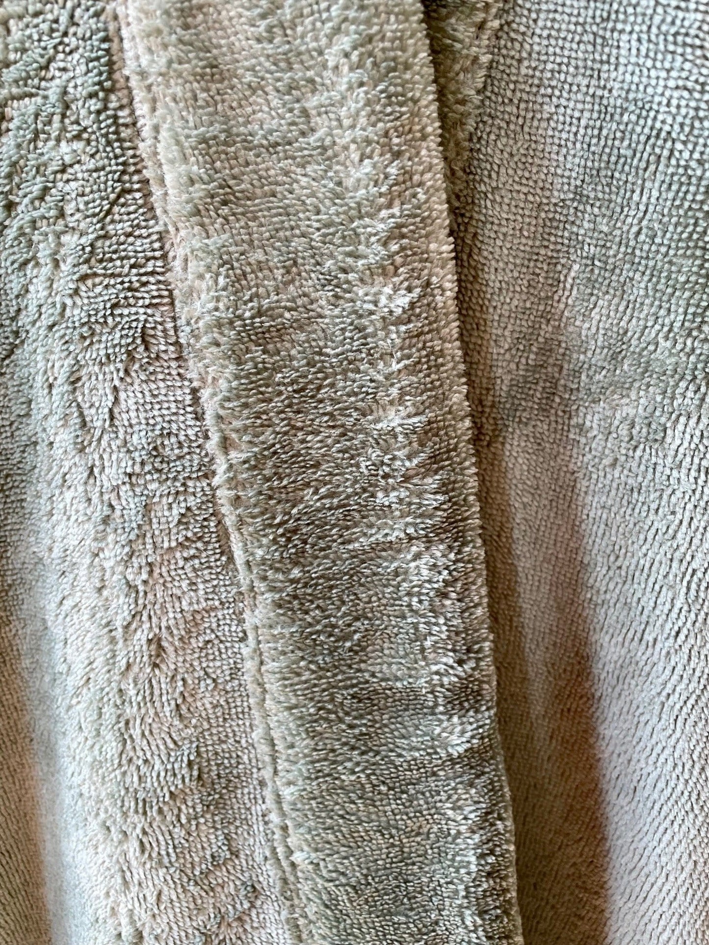 Kimono en éponge coton et bambou vert amande fabriqué en France