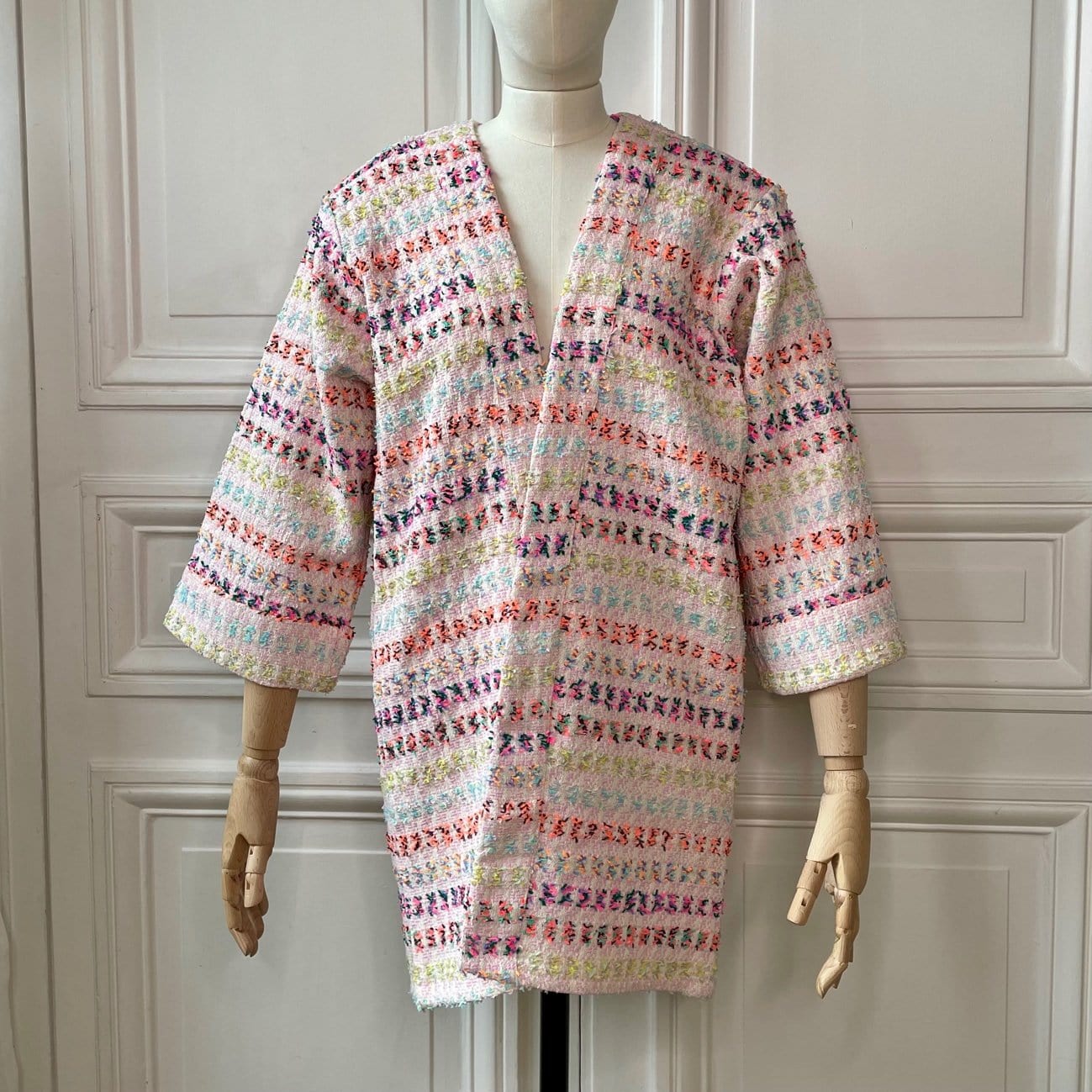 Kimono en tweed rose tendre, violet, orange, bleu ciel et vert anis tissé et fabriqué en France