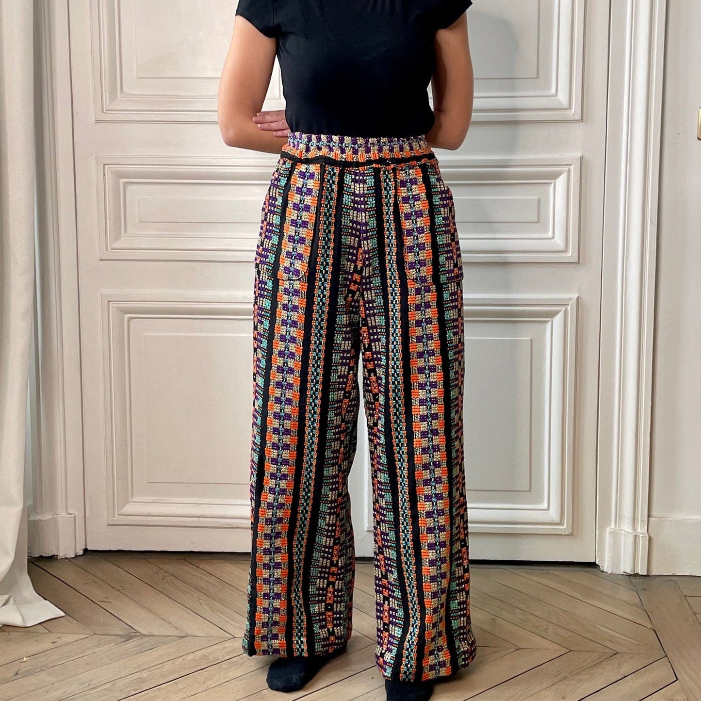 Pantalon en tweed noir, violet, orange et or fabriqué en France