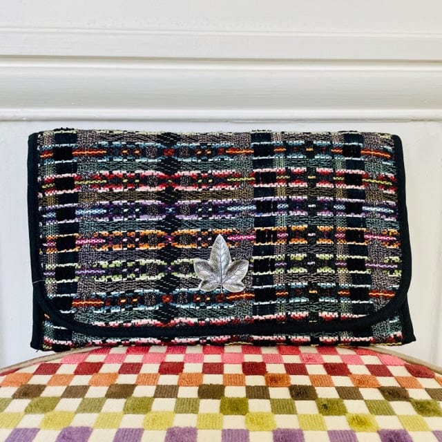 Pochette Alexandre en tweed noir, vert, bleu, orange tissé et fabriquée en France