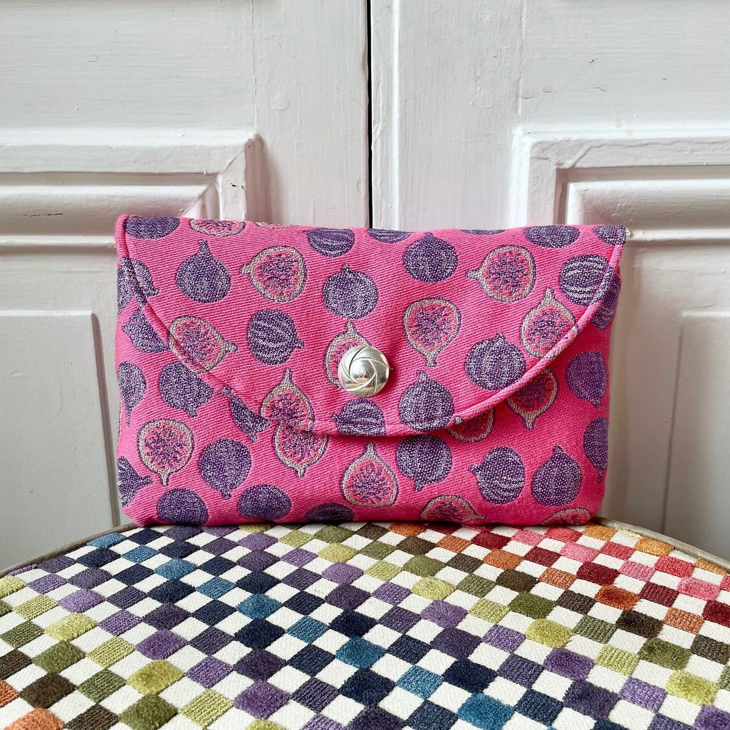 Pochette Sylvestre en tweed figues rose, lilas et argenté tissé et fabriquée en France
