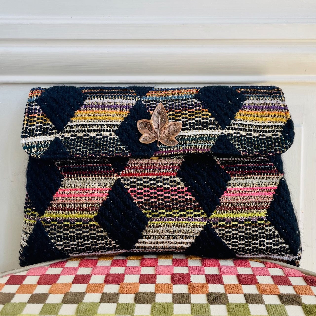 Pochette Séverin en tweed multicolore tissé et fabriquée en France