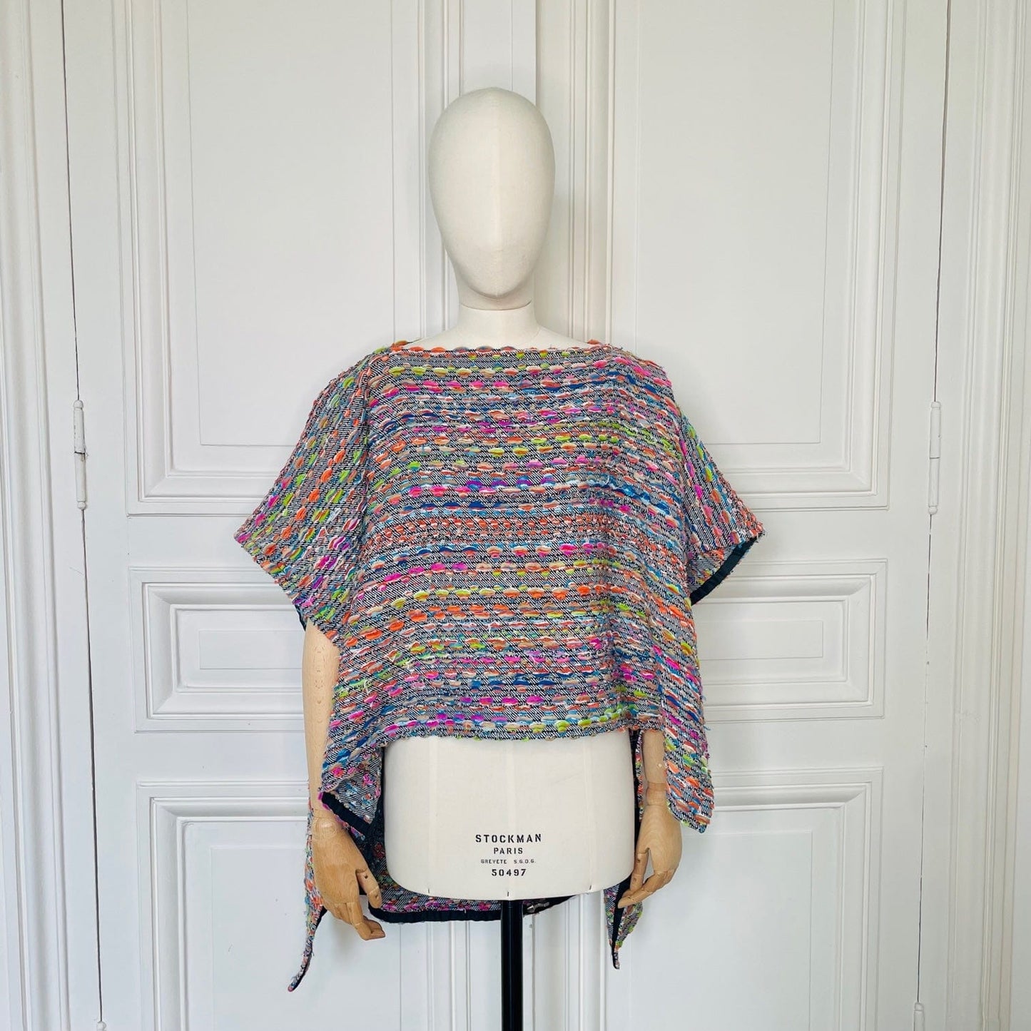 Poncho en tweed rayé multicolore tissé et fabriqué en France