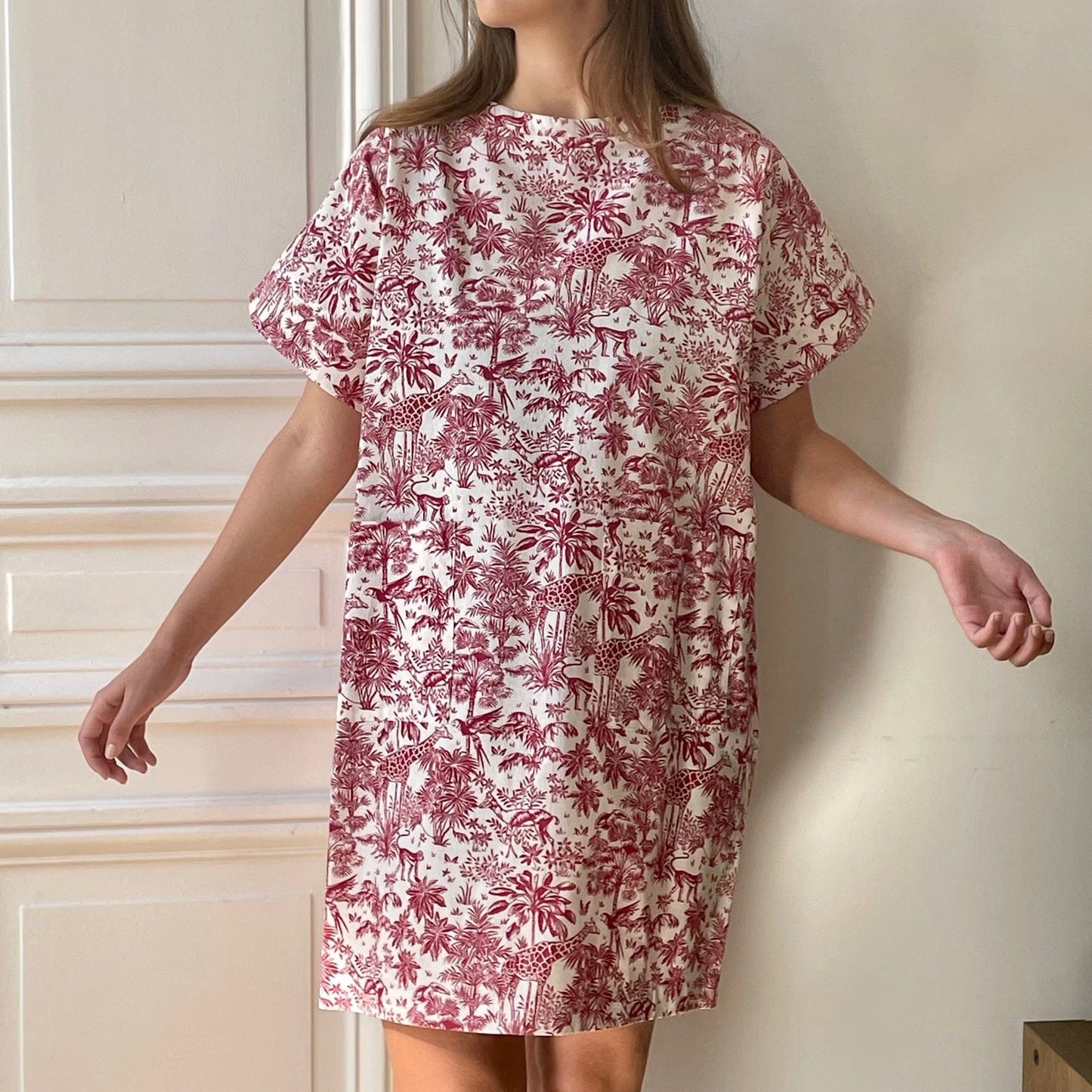 Robe en toile de Jouy jungle rouge fabriquée en France