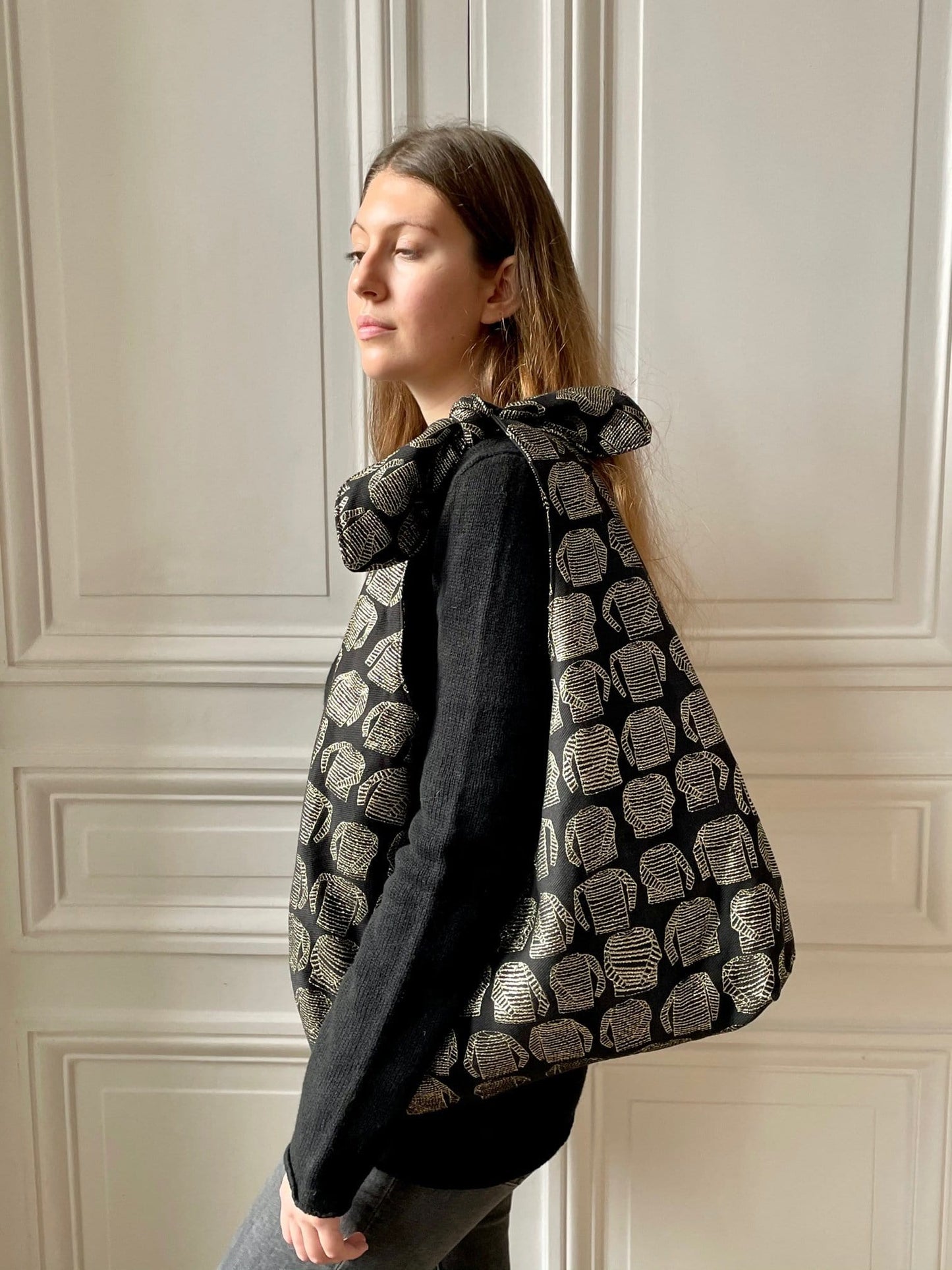 Pull col rond noir tricoté en France 100% cachemire