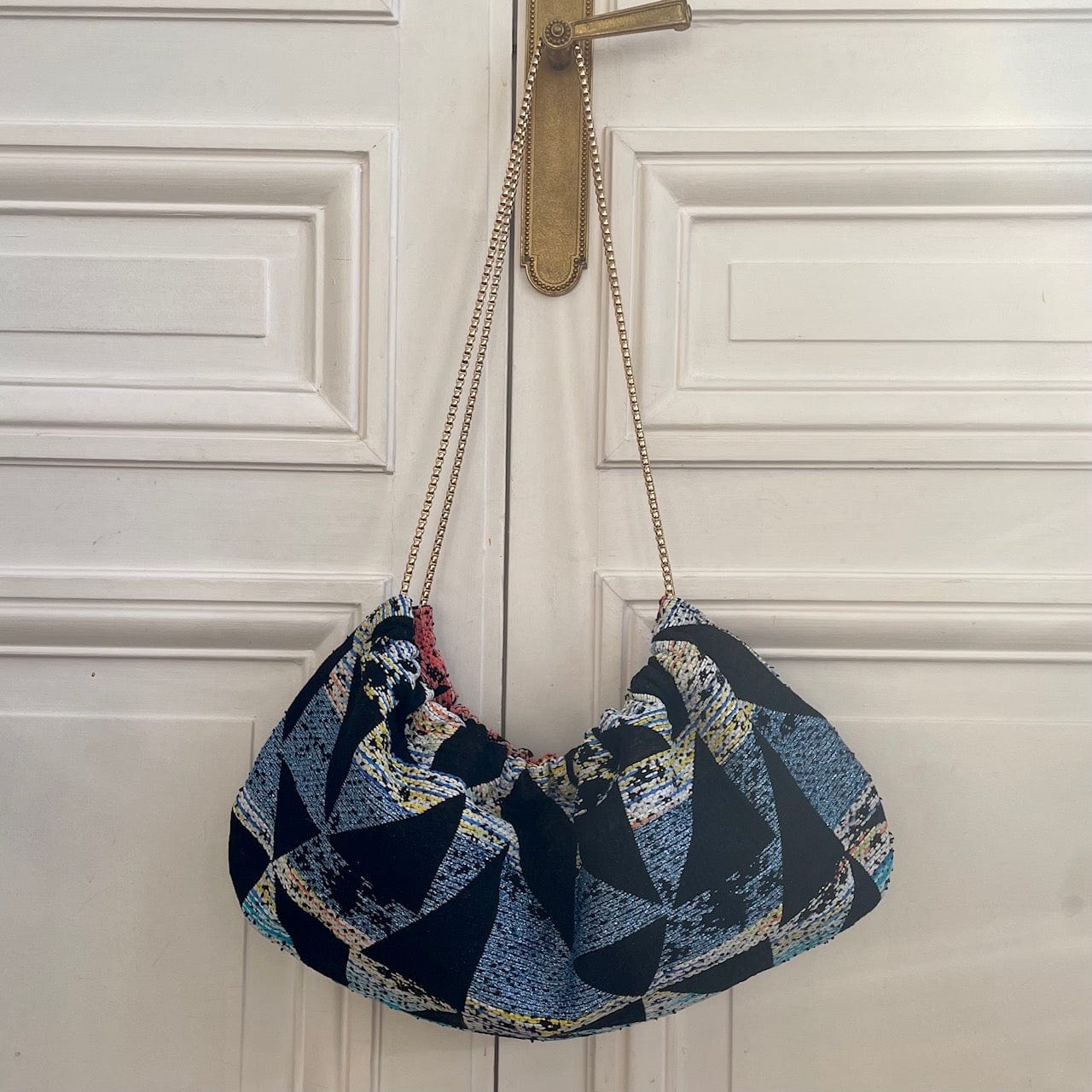 Sac Mini Bénédicte en tweed bleu, noir, jaune, blanc et corail tissé et fabriqué en France