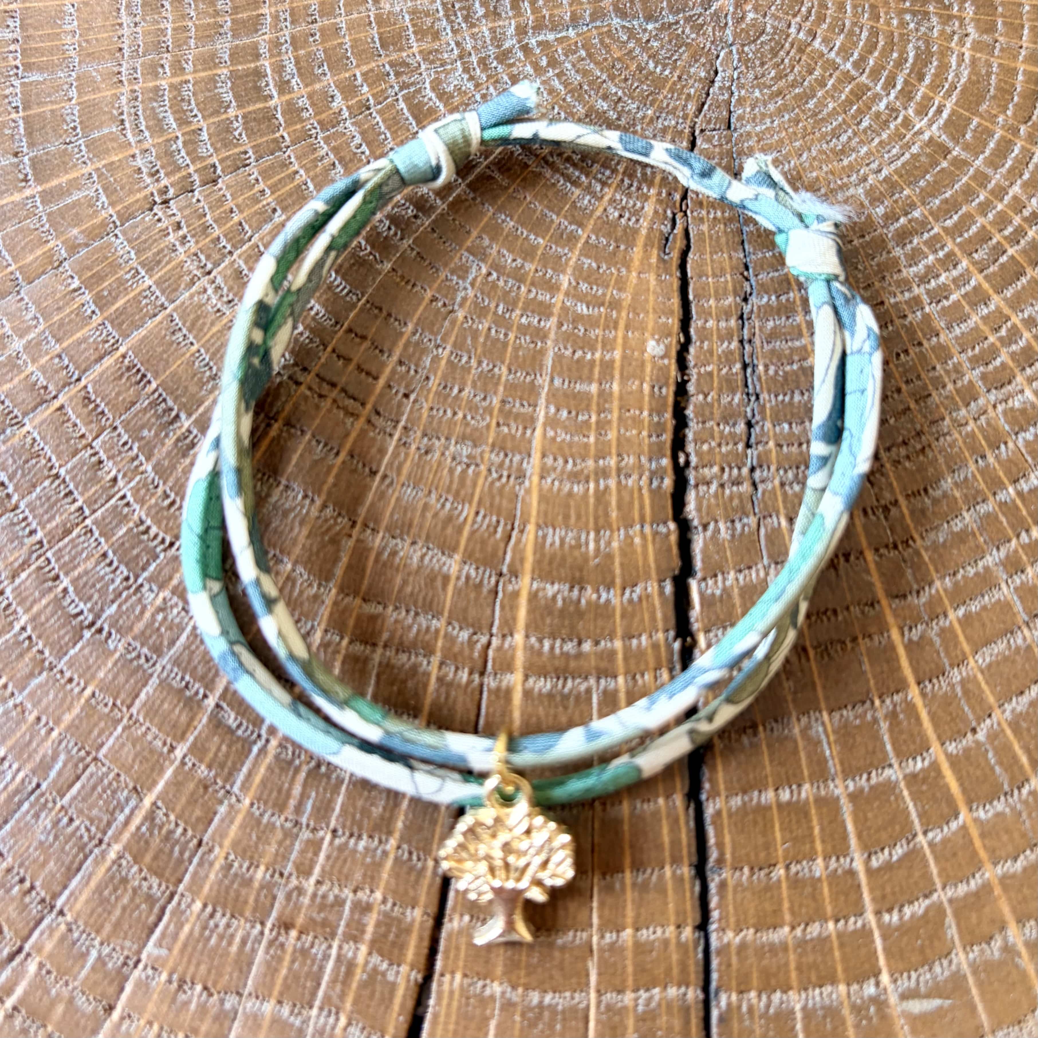 Bracelet Evesome x Le Petit Lien de Paris en Liberty de coton et acier inoxydable doré