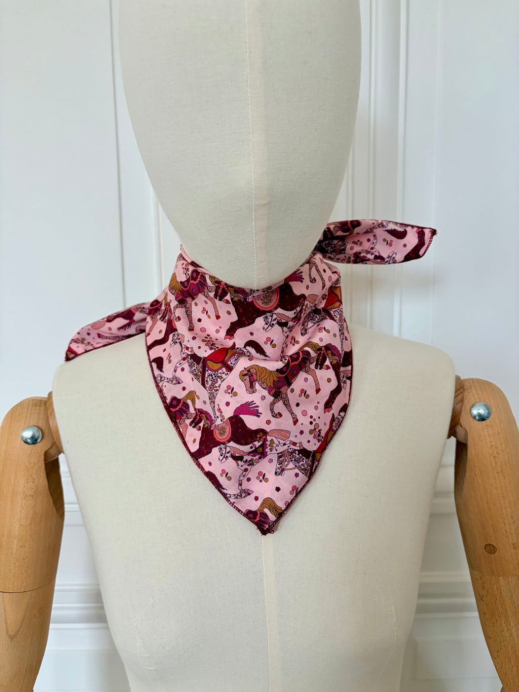 Carré 50x50 cm en Liberty de coton doublé et surjeté