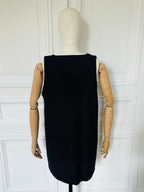 Robe en V en tweed noir tissé et fabriquée en France