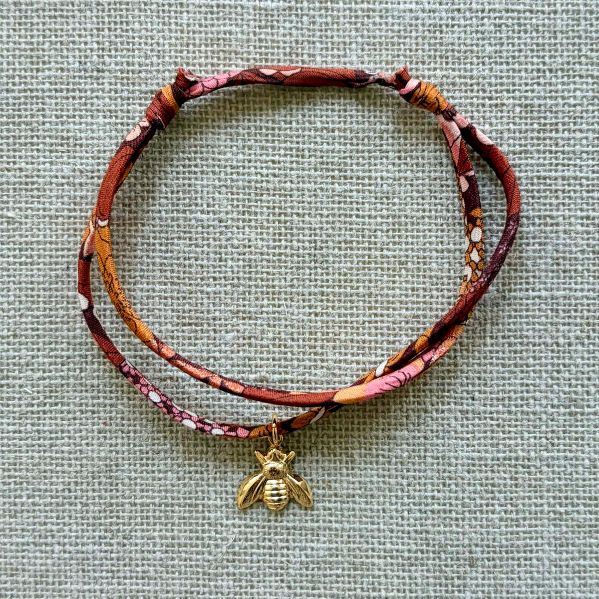 Bracelet Evesome x Le Petit Lien de Paris en Liberty de coton et acier inoxydable doré