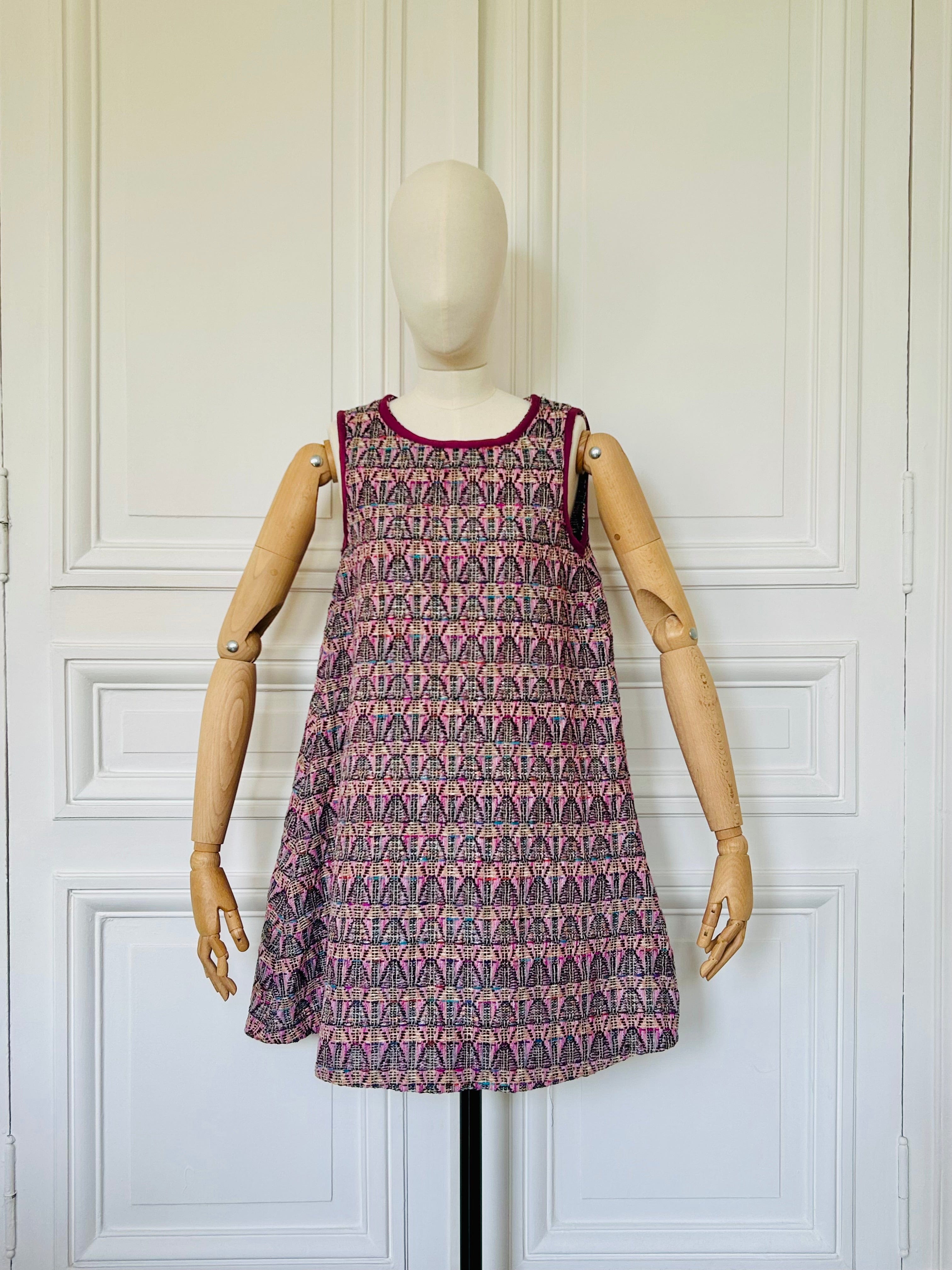 Robe en tweed multicolore sans manches fabriquée en France