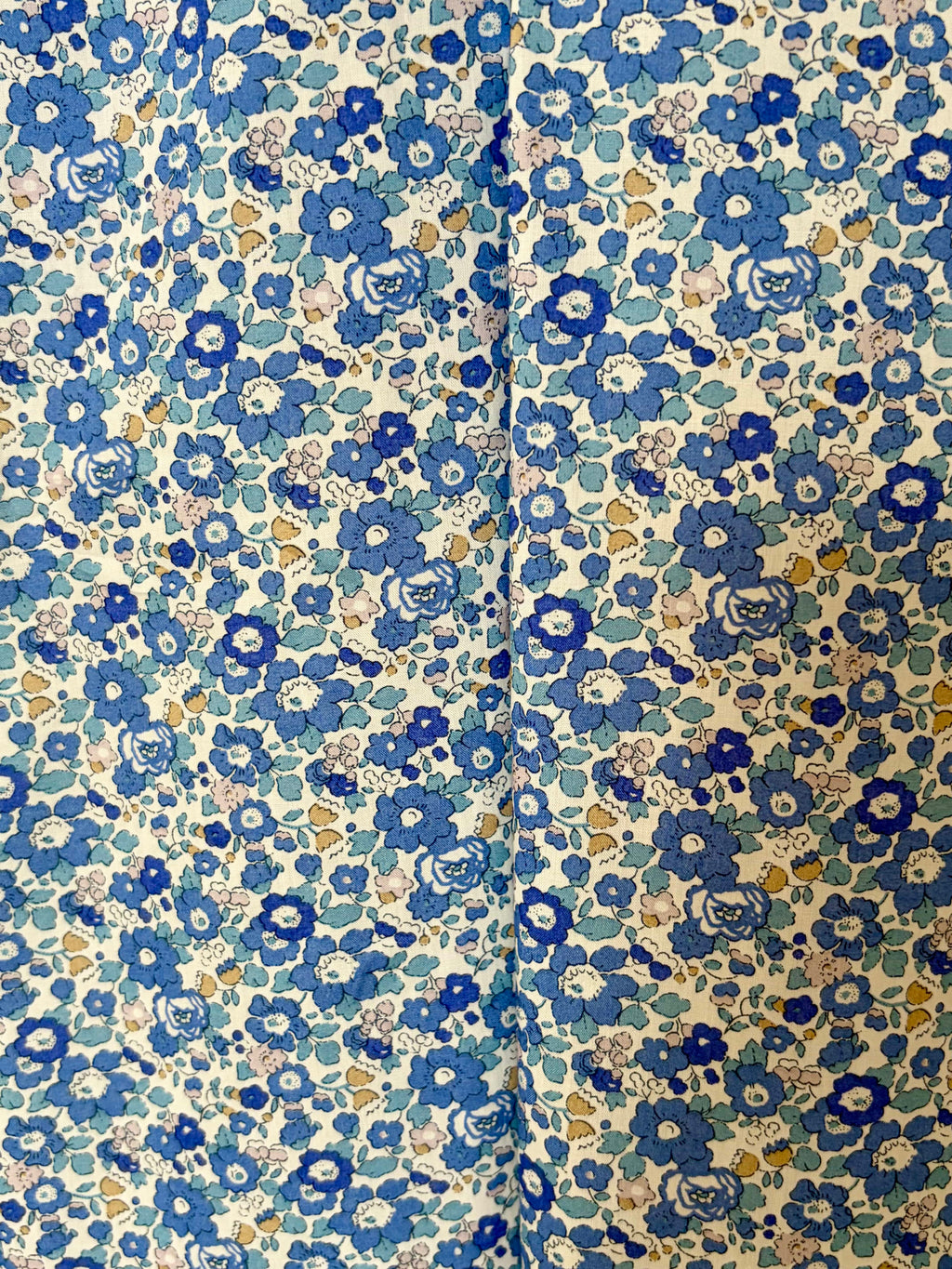 Robe sans manches boutonnée en V fabriquée en France
