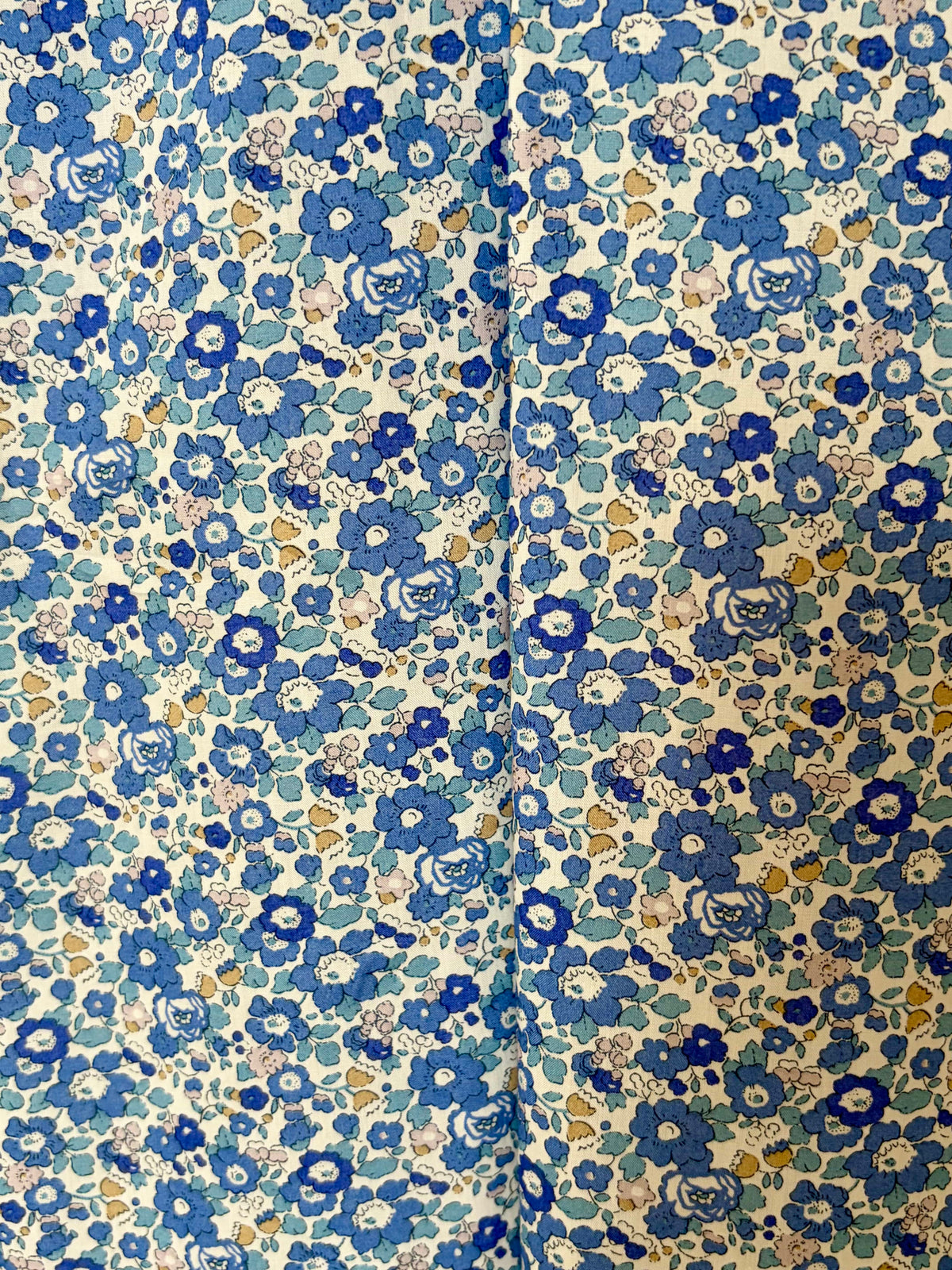 Robe sans manches boutonnée en V fabriquée en France