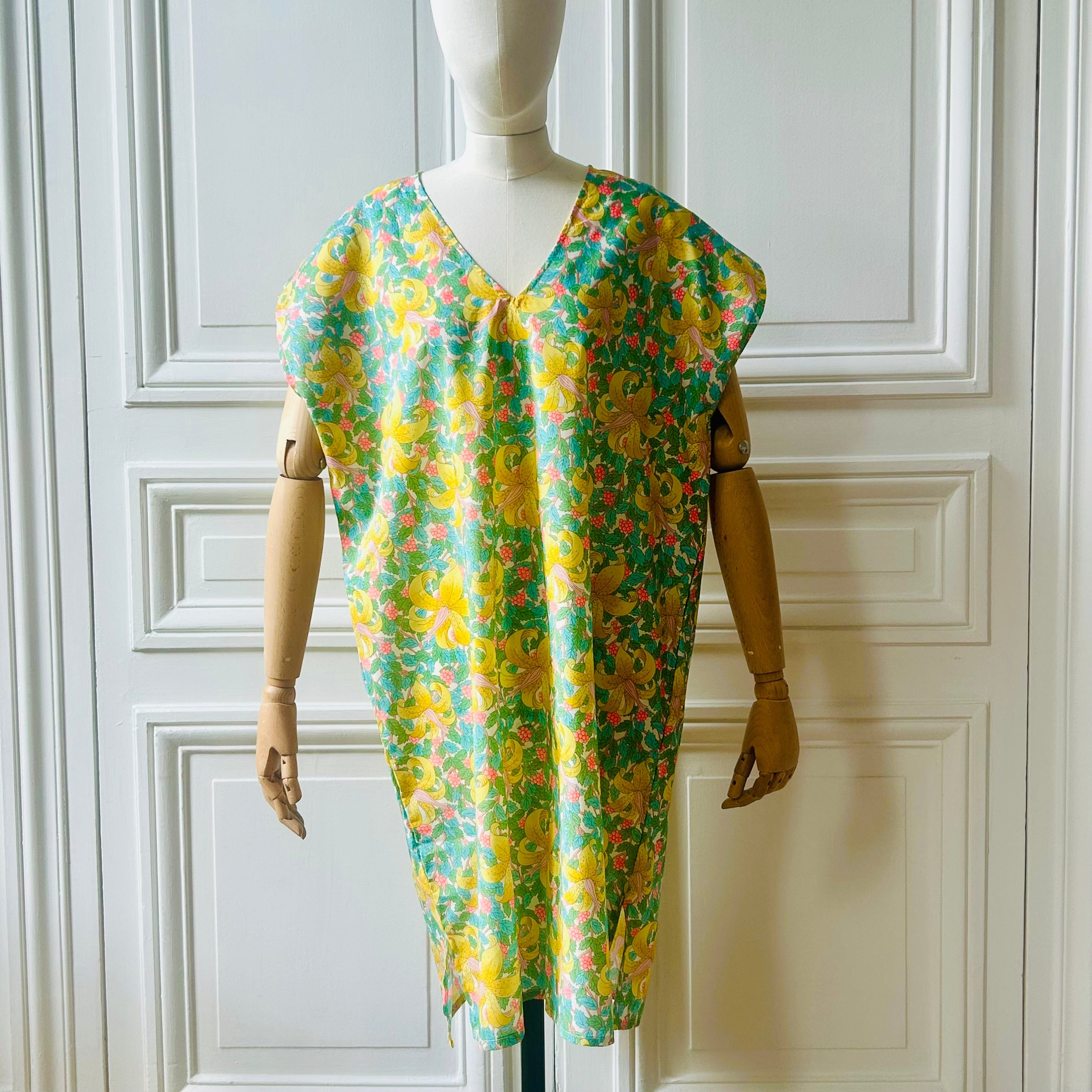 Robe en V courte fabriquée en France