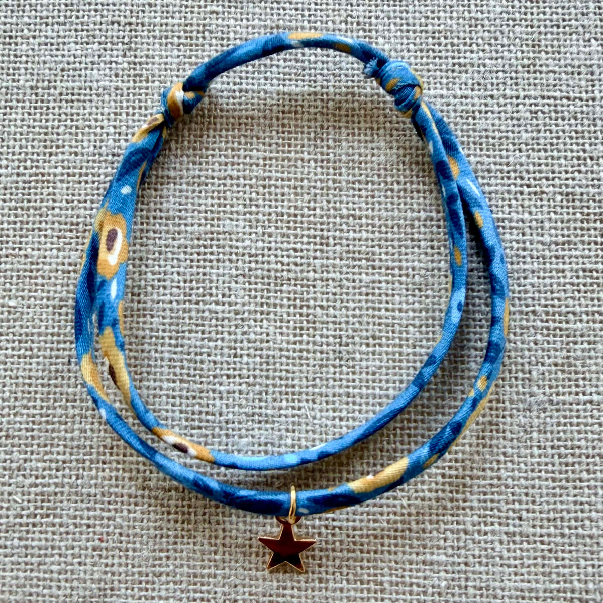 Bracelet Evesome x Le Petit Lien de Paris en Liberty de coton et acier inoxydable doré