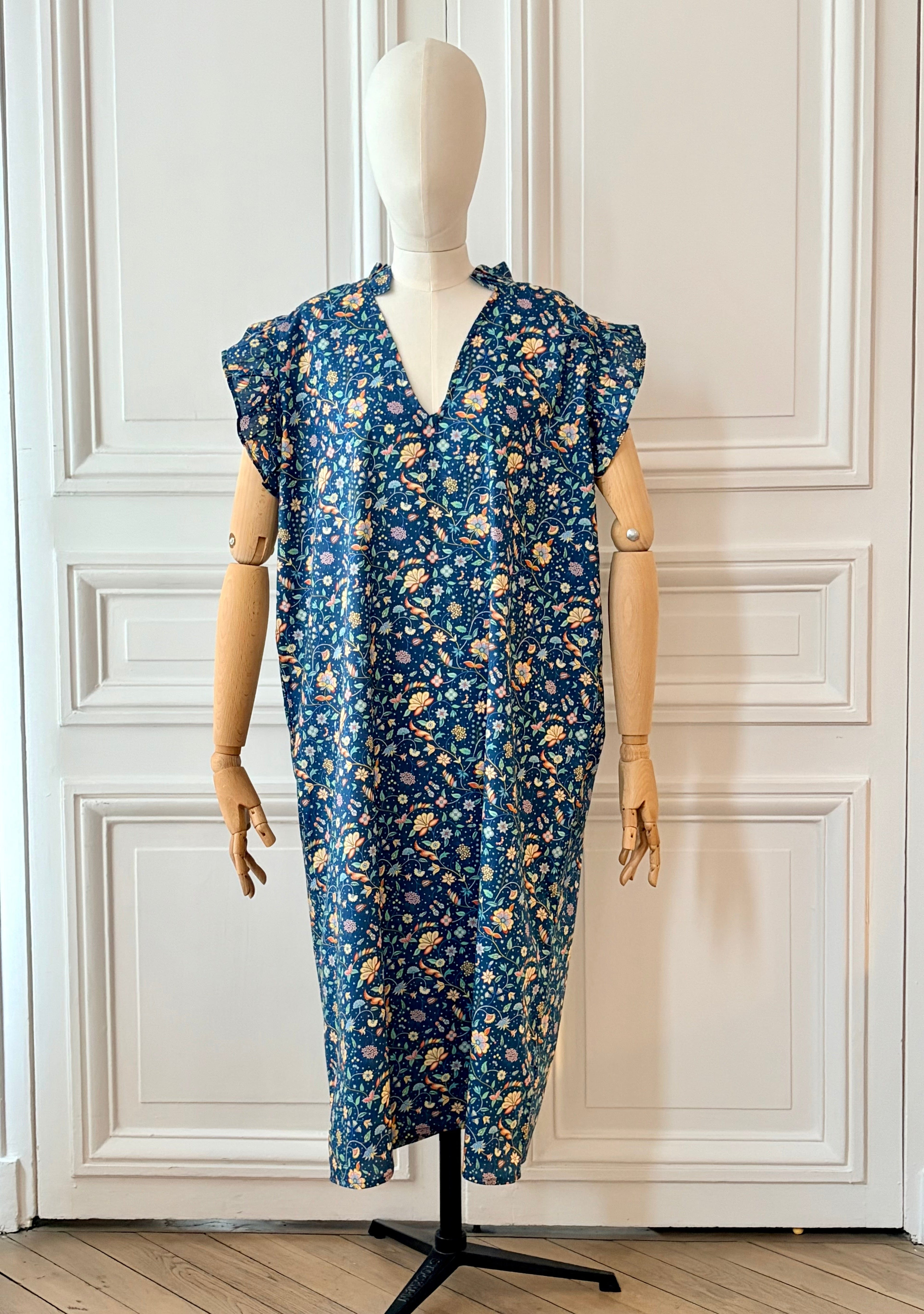 Robe longue sans manches à petits volants  fabriquée en France