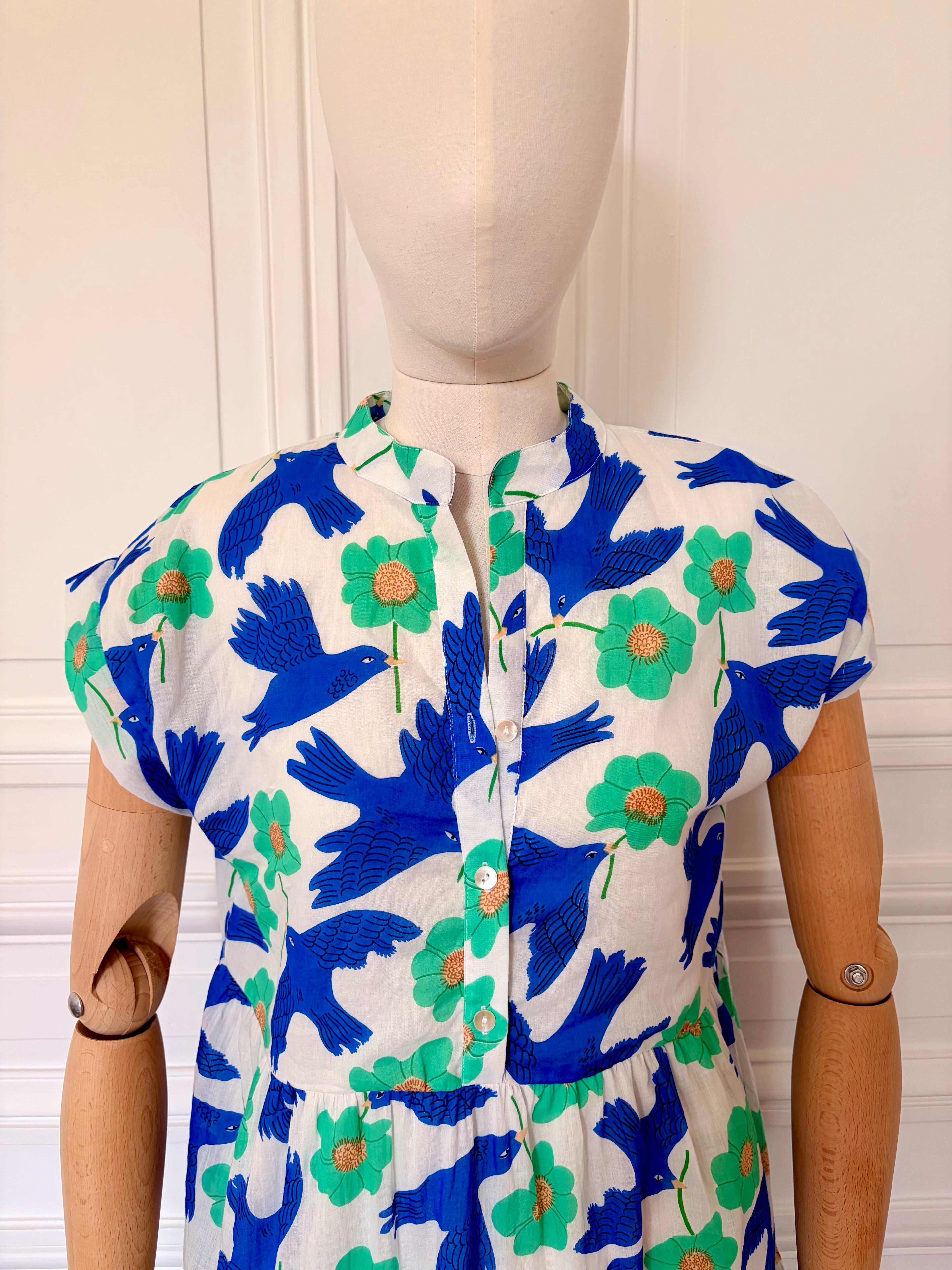 Robe à manches courtes et volants