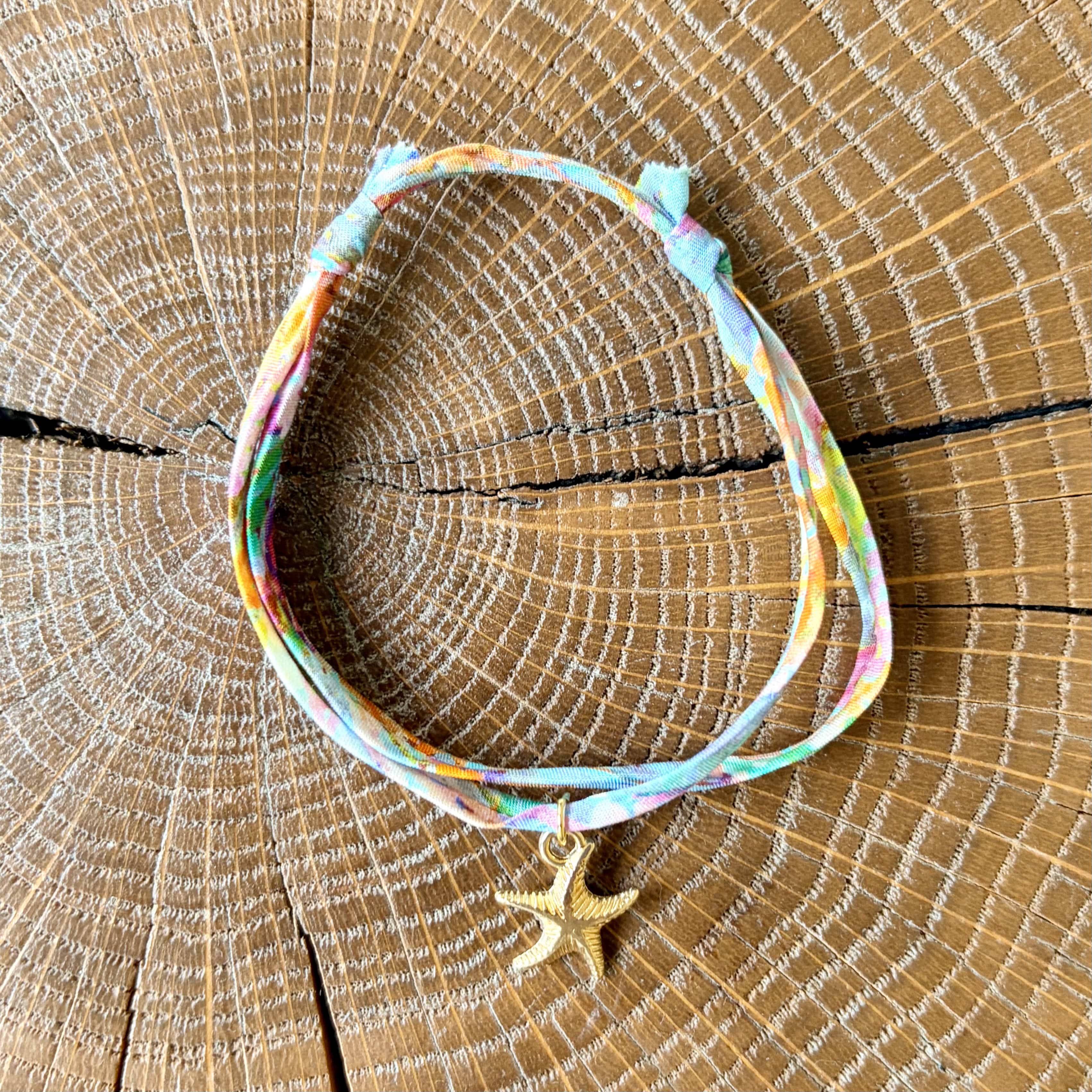 Bracelet Evesome x Le Petit Lien de Paris en Liberty de coton et acier inoxydable doré