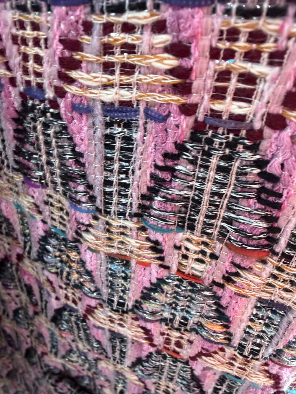 Robe en tweed multicolore tissé et fabriquée en France