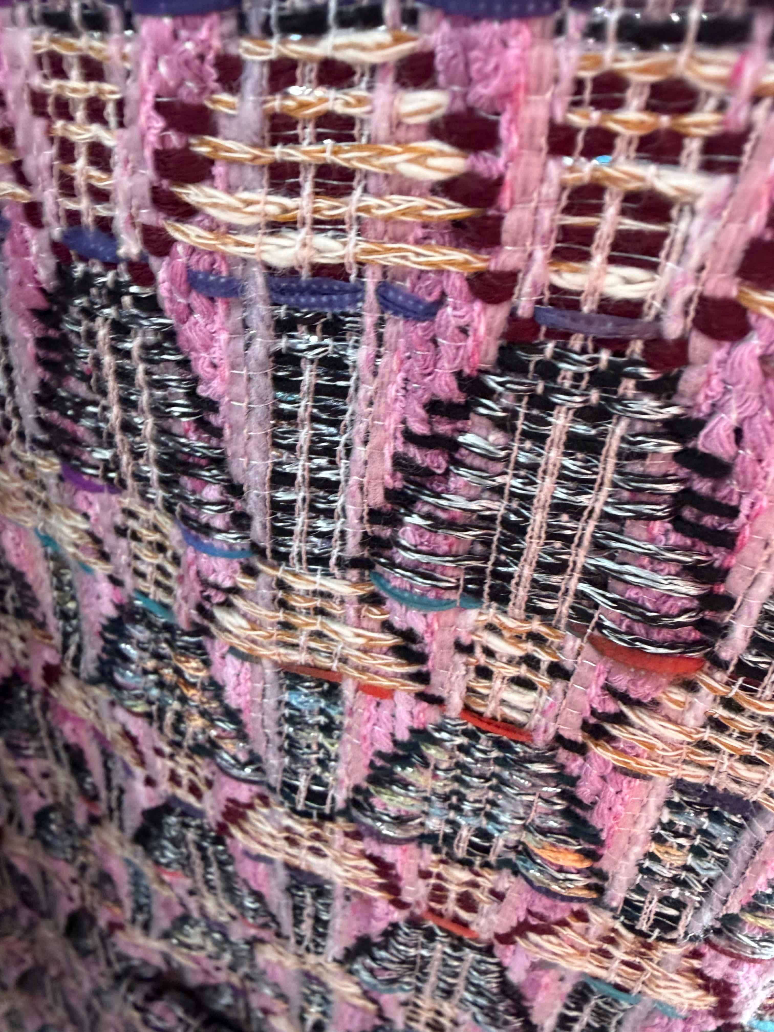 Robe en tweed multicolore tissé et fabriquée en France