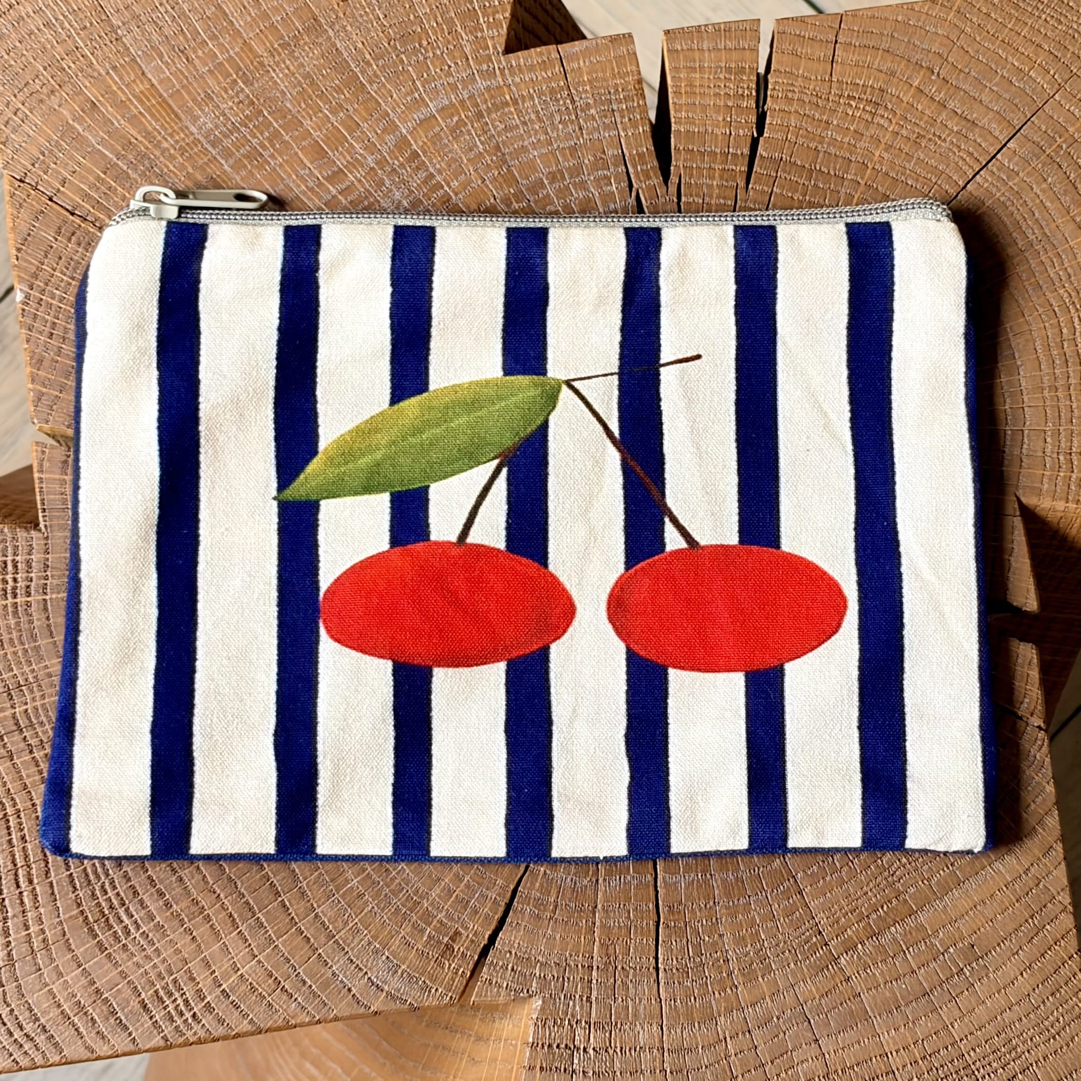 Grande pochette plate cerises 22x15 cm