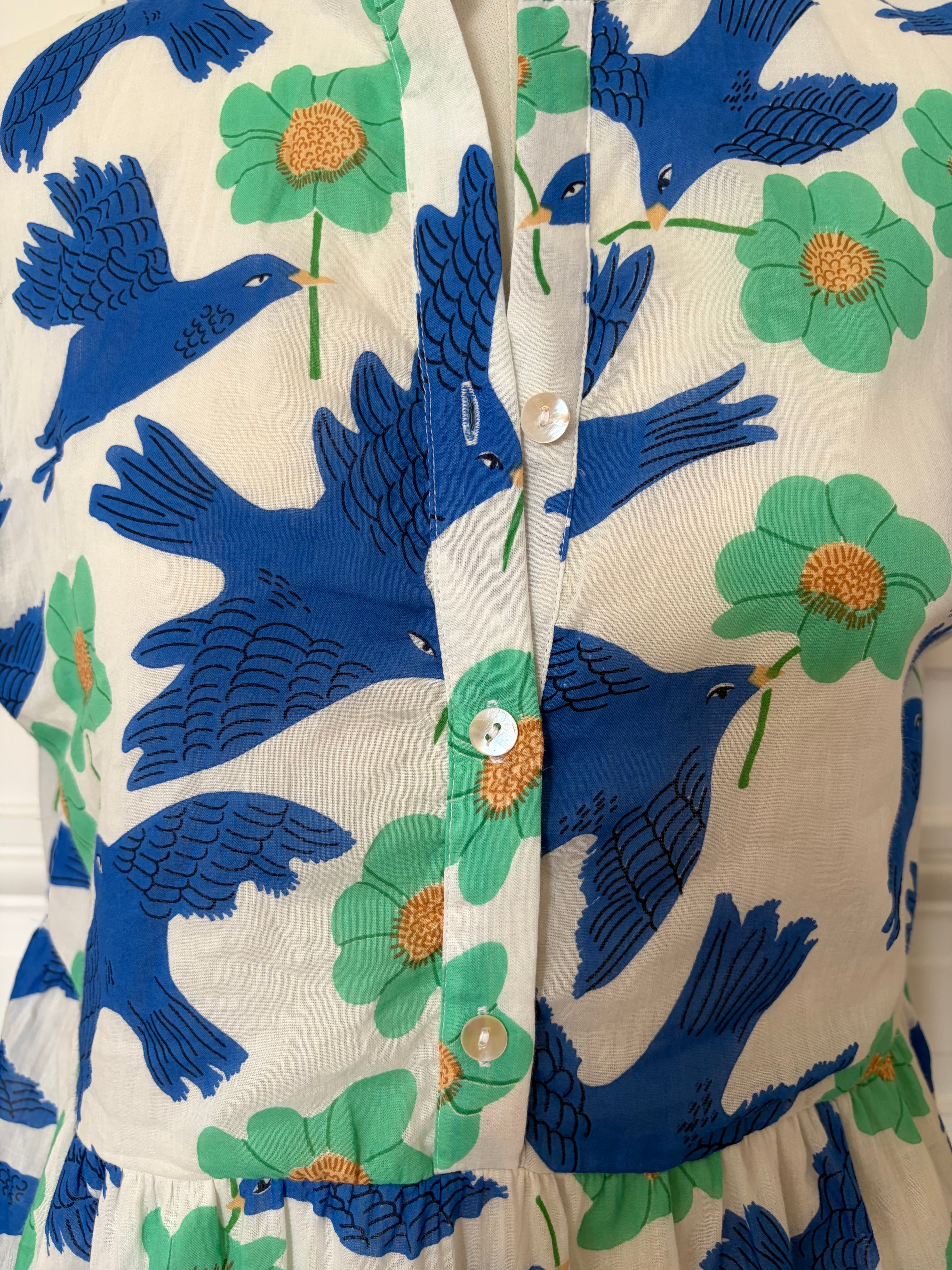Robe à manches courtes et volants